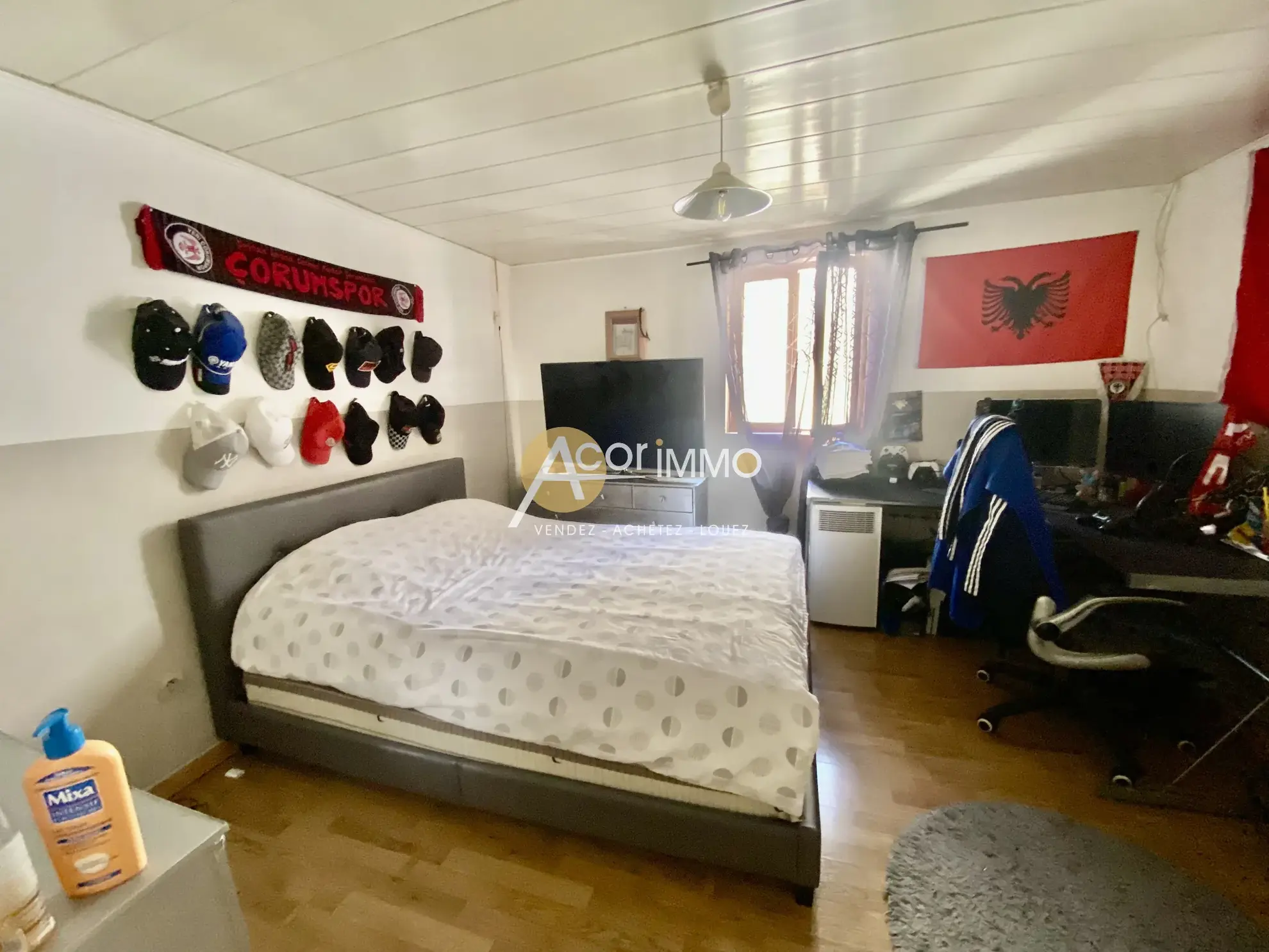 Maison de ville avec garage et atelier à La Seyne-sur-Mer – Grande potentialité 