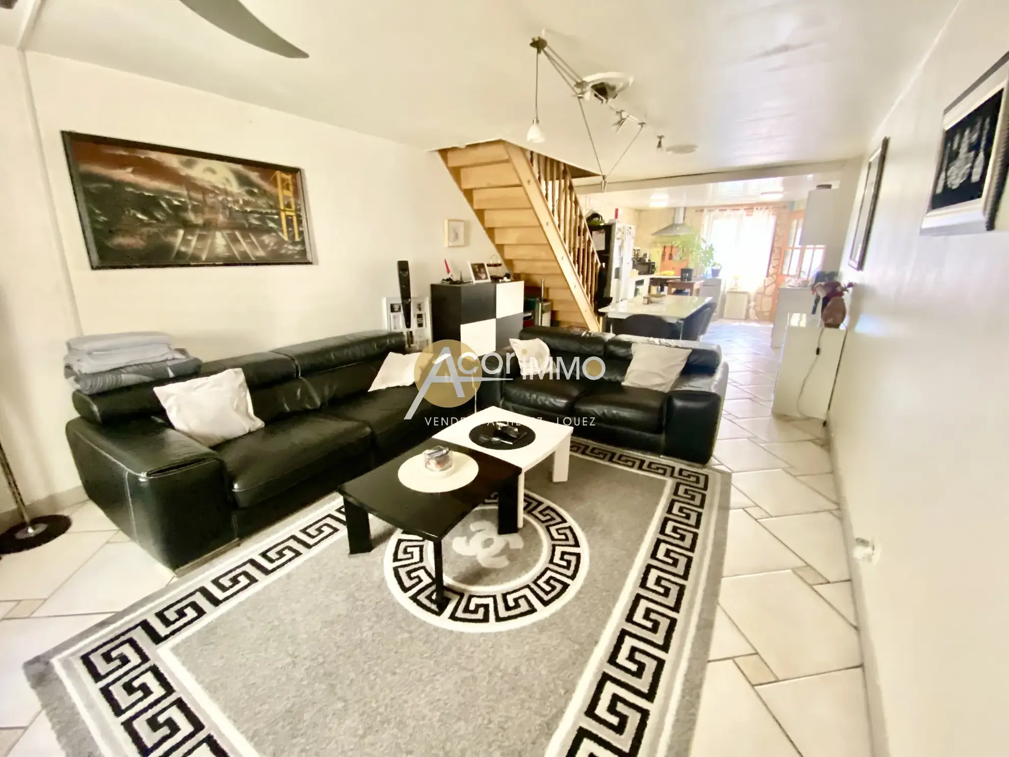 Maison de ville avec garage et atelier à La Seyne-sur-Mer – Grande potentialité 