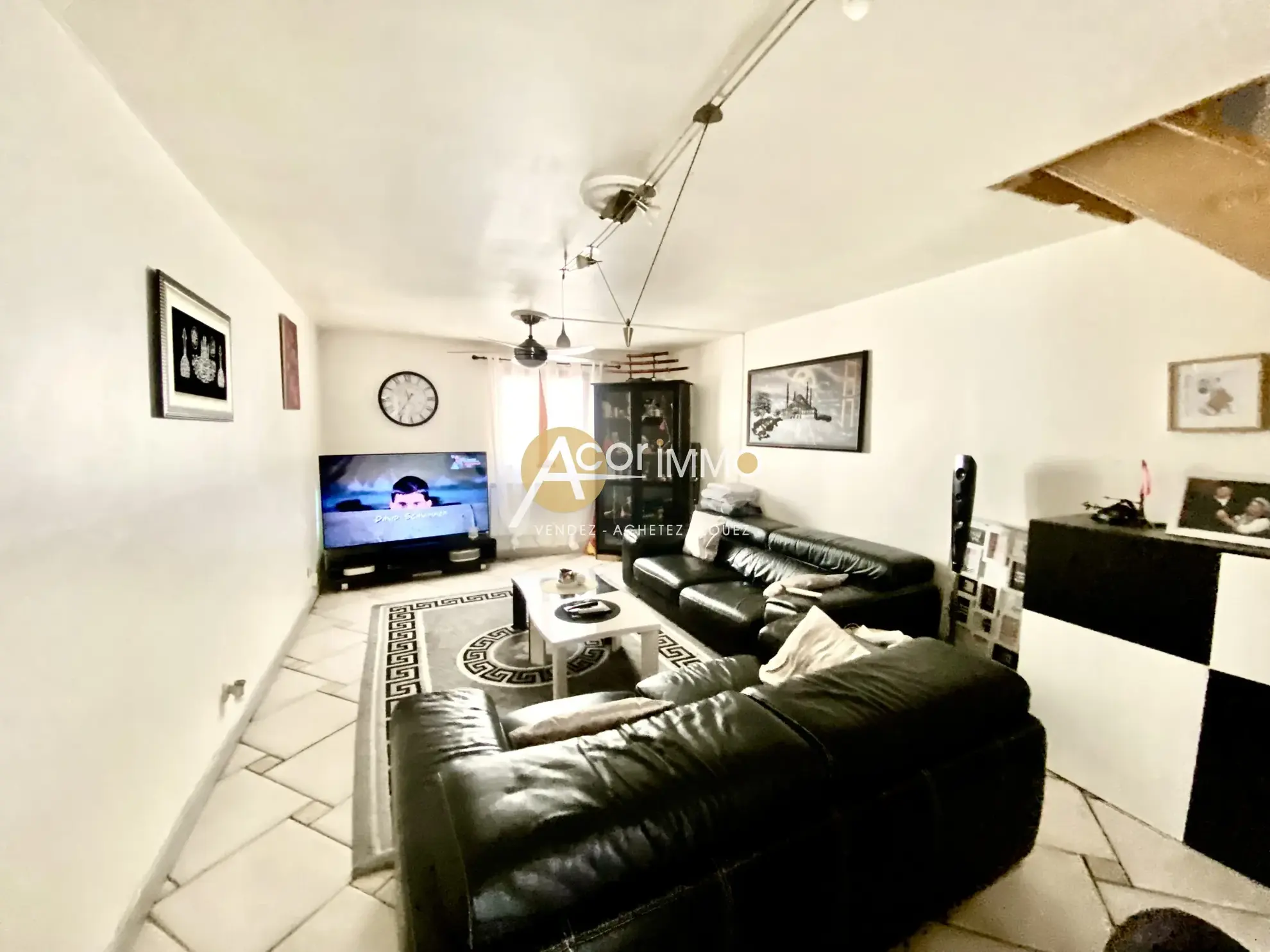 Maison de ville avec garage et atelier à La Seyne-sur-Mer – Grande potentialité 