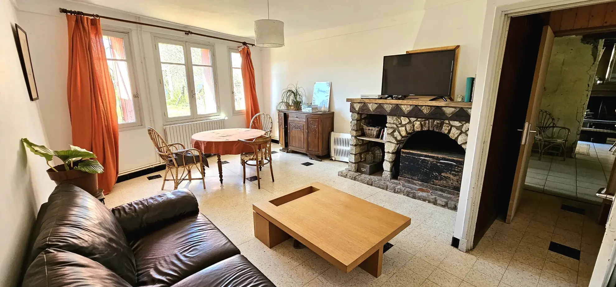 Vente ferme avec dépendances, terrain arboré, 223 m² habitables à Sainte Suzanne, Ariège 