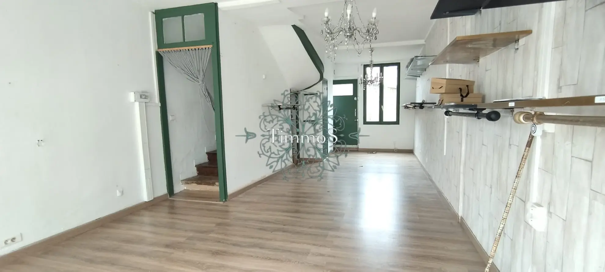 Maison de ville de 76 m² avec local commercial à Neuilly en Thelle 