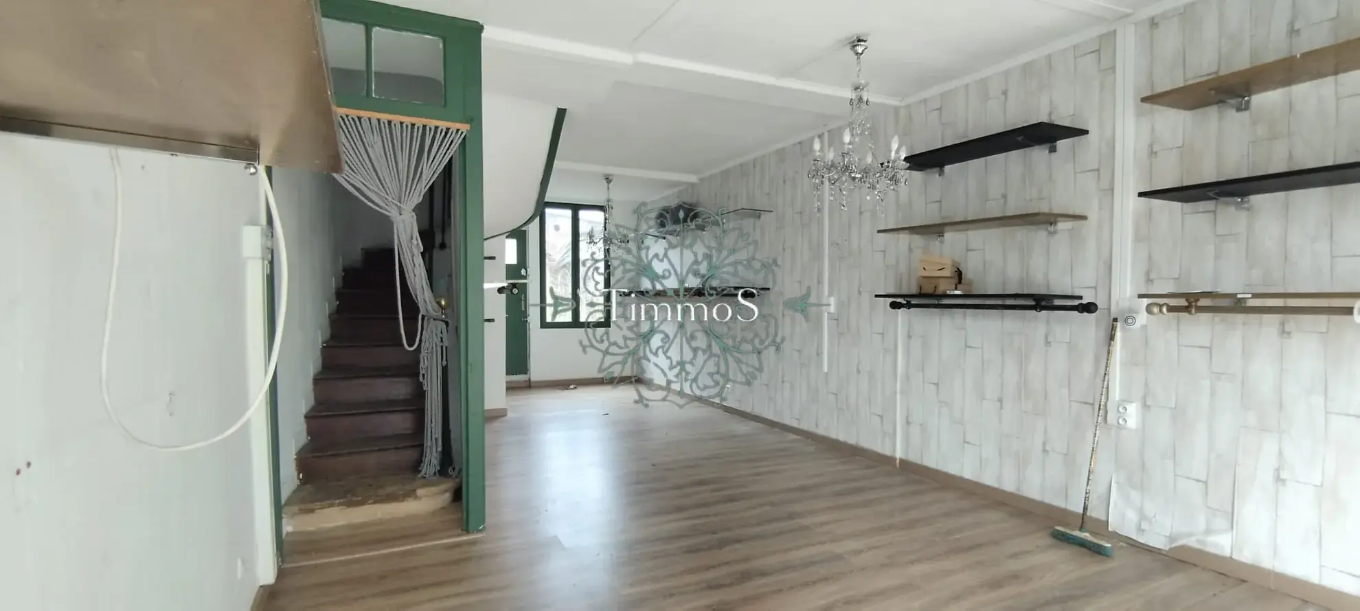 Maison de ville de 76 m² avec local commercial à Neuilly en Thelle 