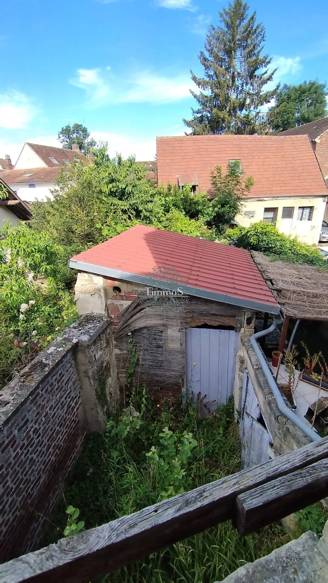 Maison de ville de 76 m² avec local commercial à Neuilly en Thelle 