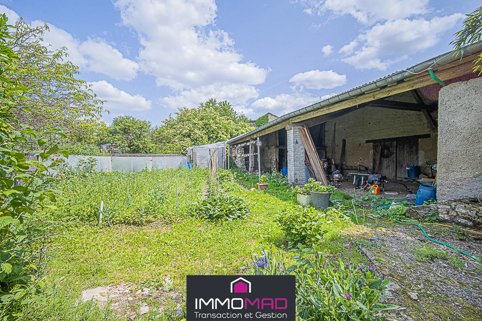 Grande maison de 325 m² avec 7 chambres et hangar à Rouvrois-sur-Meuse 