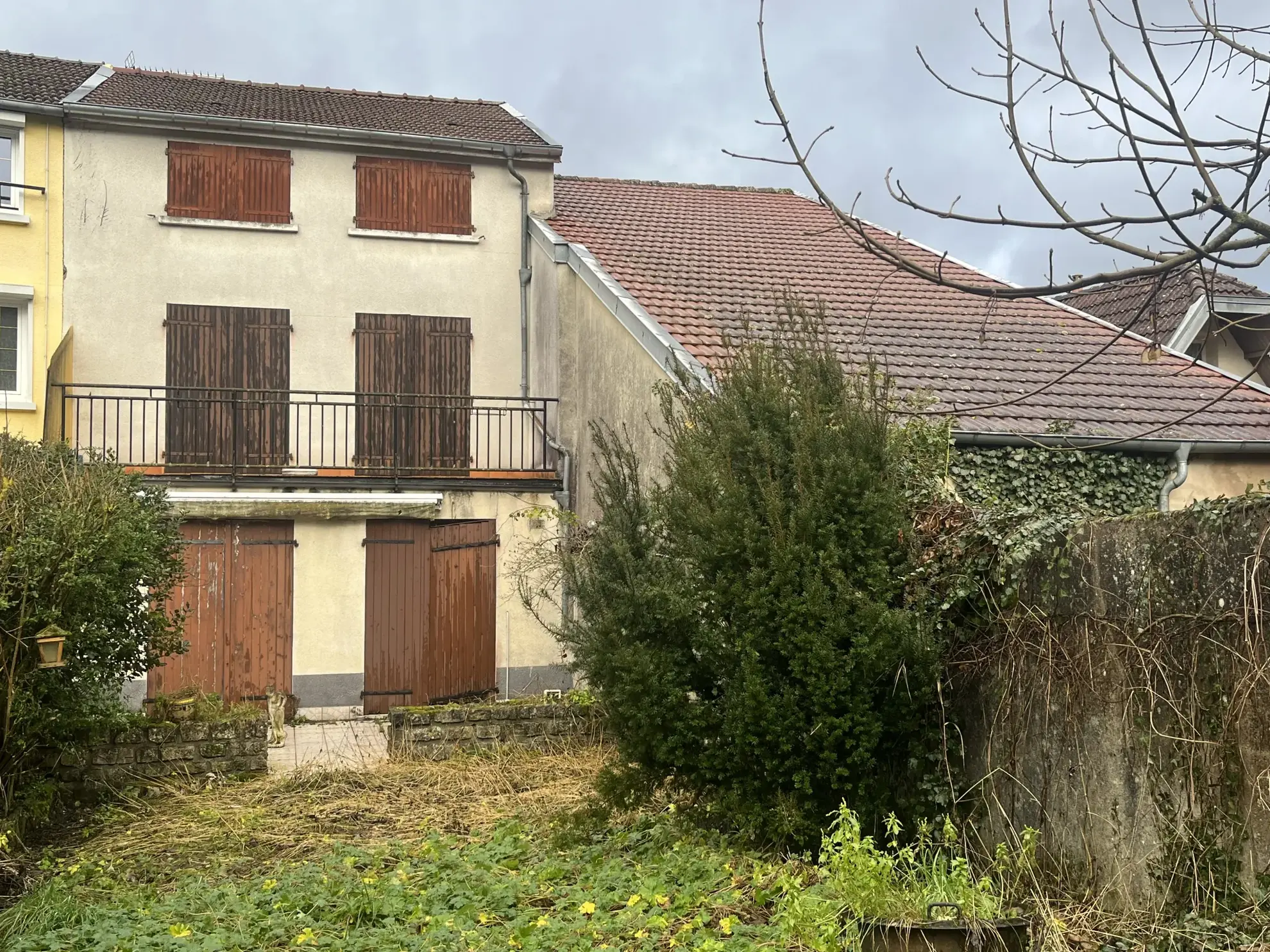 Maison multifamiliale de 166 m² à Bourbonne Les Bains avec terrain et dépendance