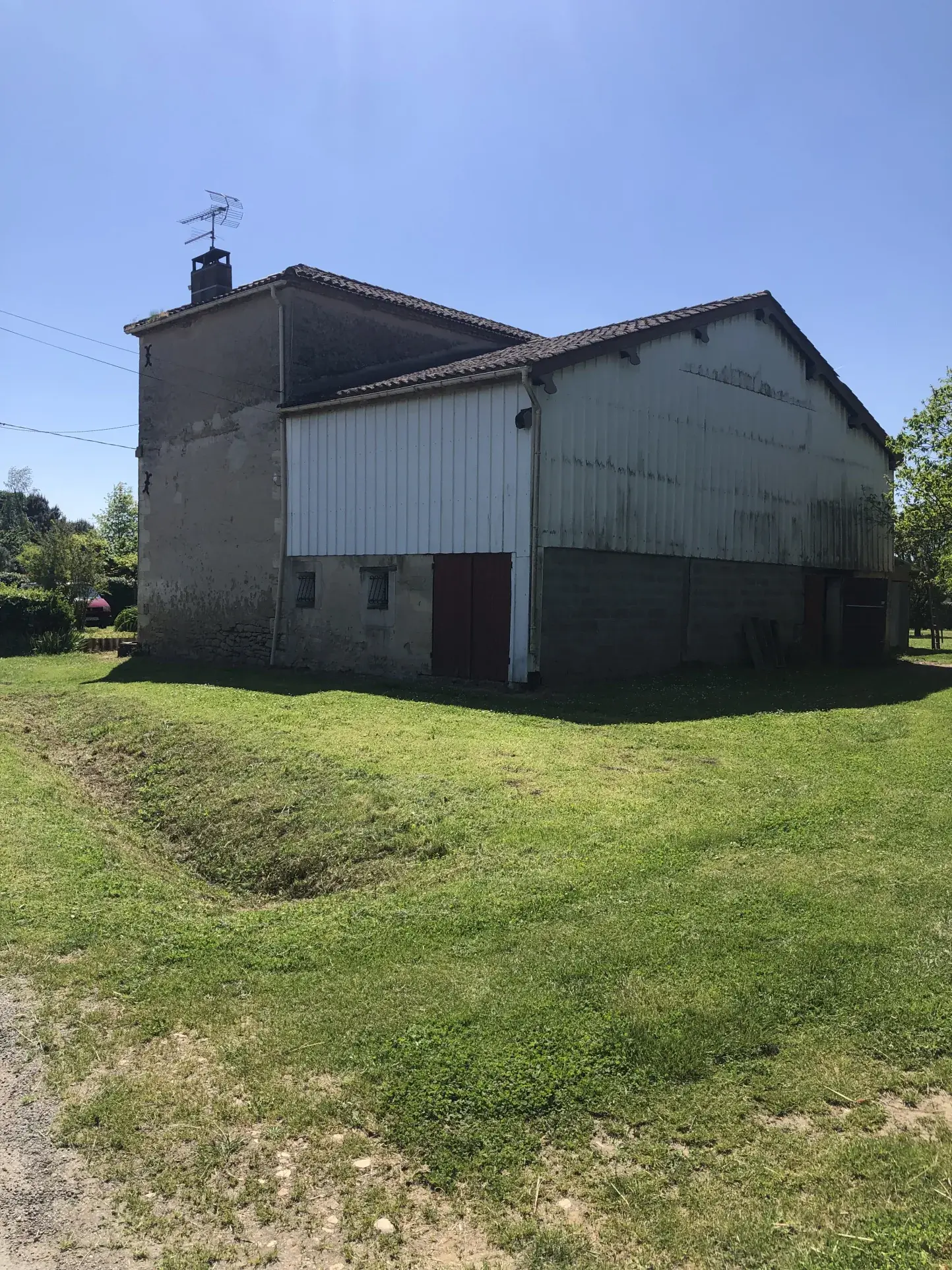 Maison girondine avec dépendance et grand terrain à La Réole 