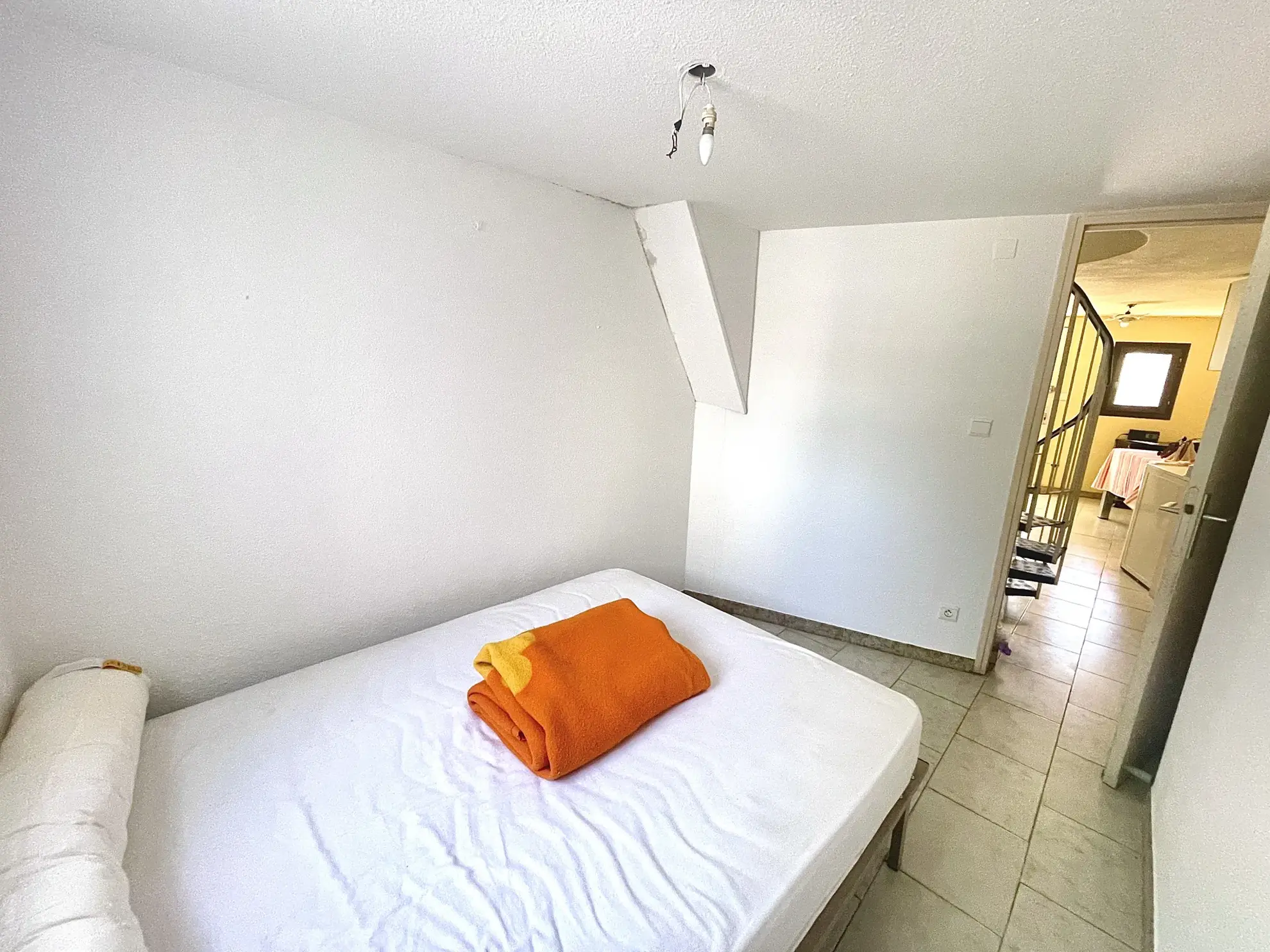 Spacieux duplex 3 chambres avec jardin, garage et parking à Le Grau d'Agde 