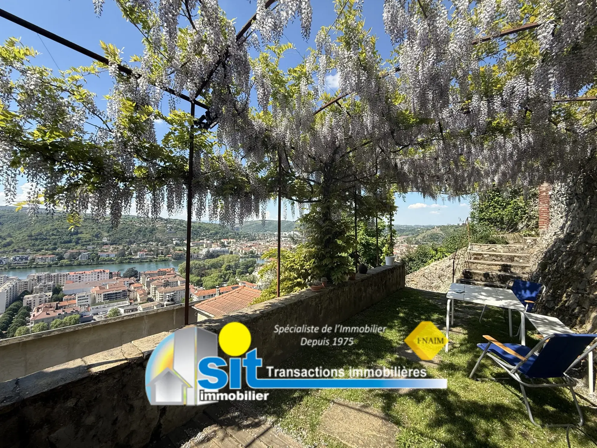 Ensemble immobilier avec vue exceptionnelle à Vienne - Maison et potentiel de construction 