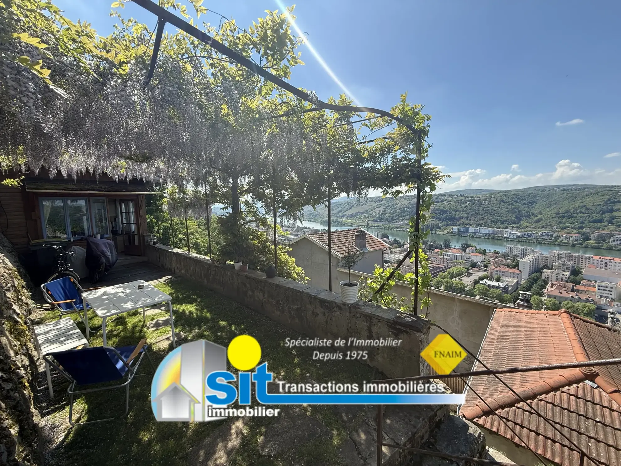 Ensemble immobilier avec vue exceptionnelle à Vienne - Maison et potentiel de construction 