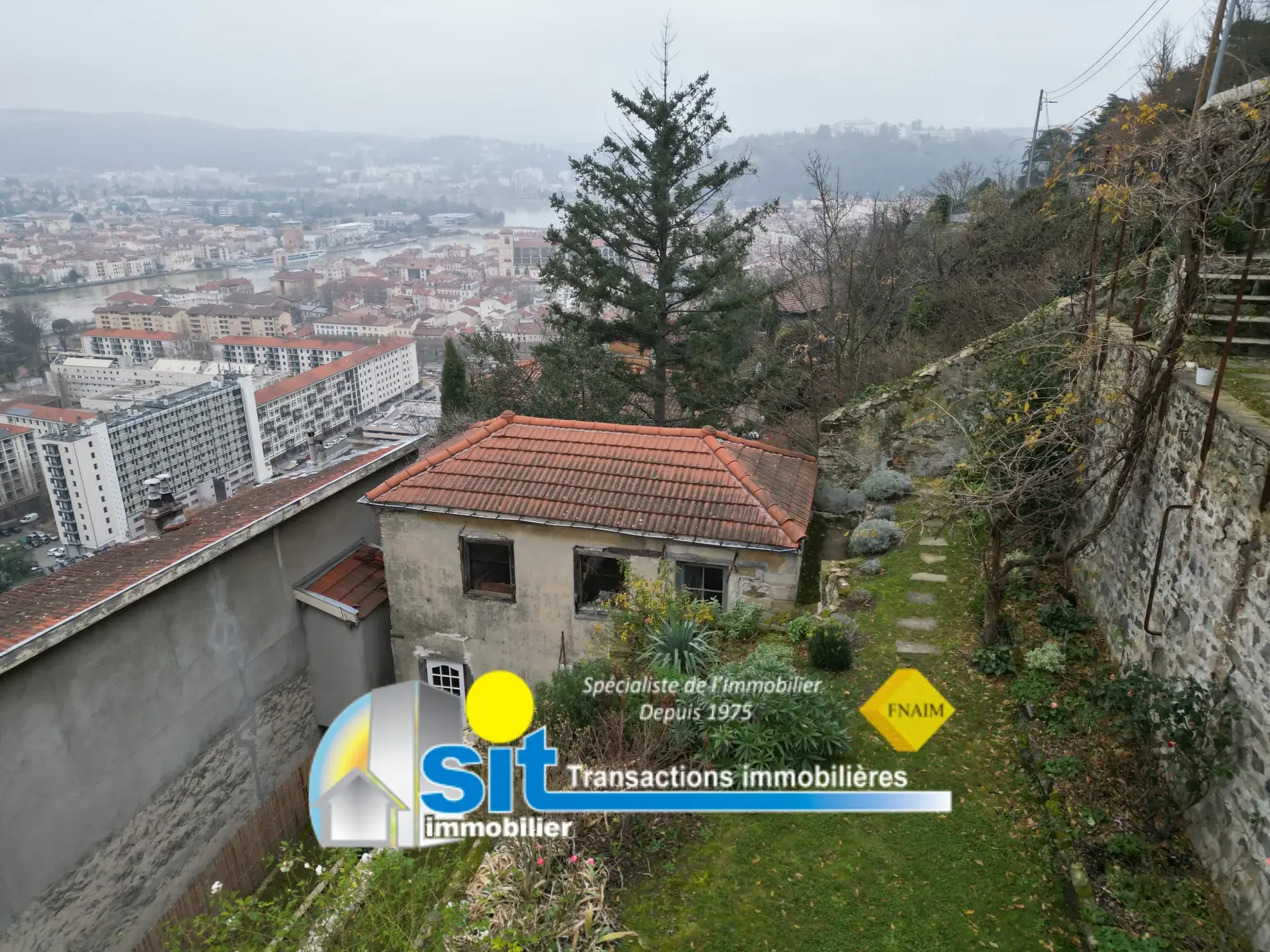 Ensemble immobilier avec vue exceptionnelle à Vienne - Maison et potentiel de construction 