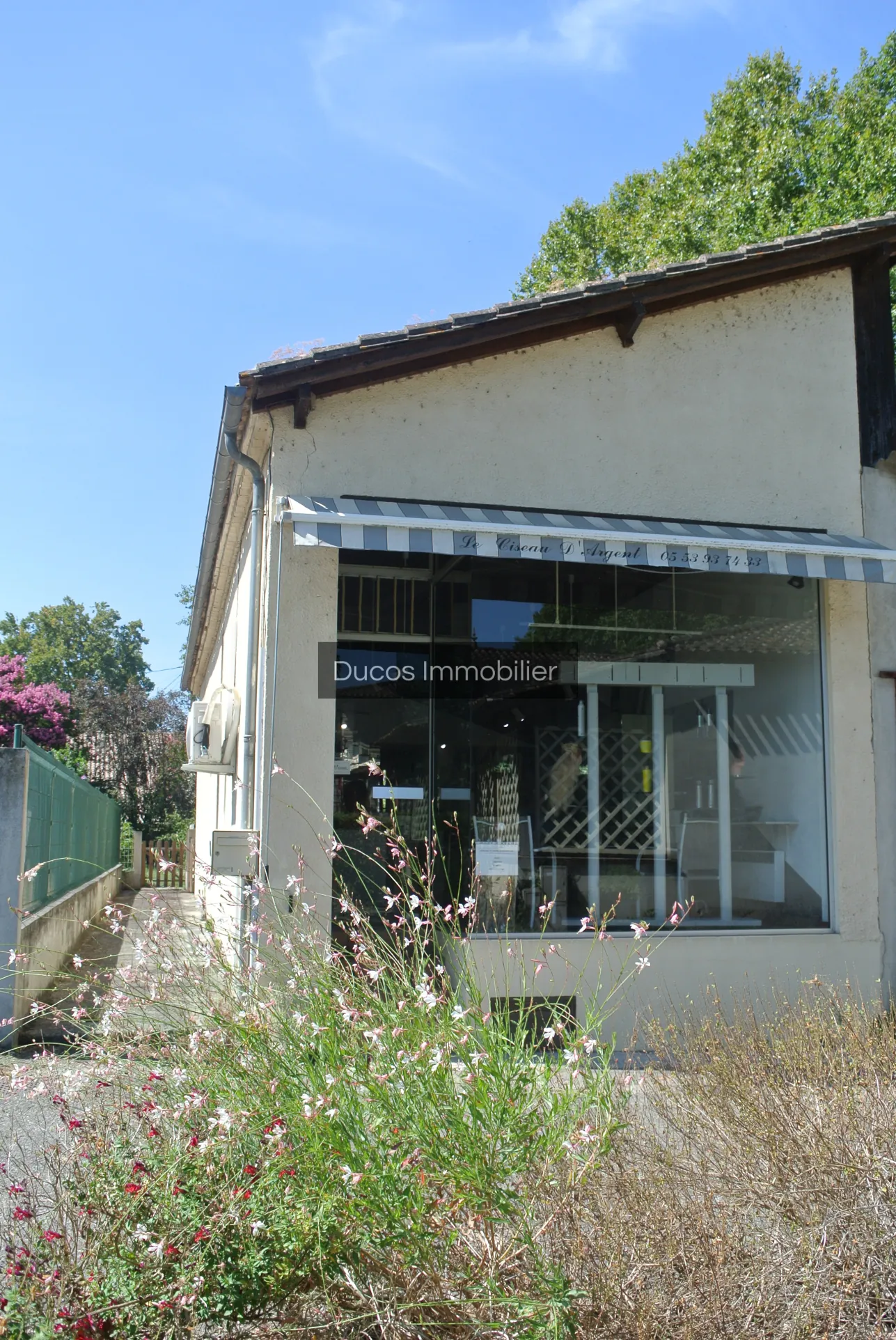 Local commercial de 57 m² avec jardin à Fourques-sur-Garonne, possibilité de transformation en logement 