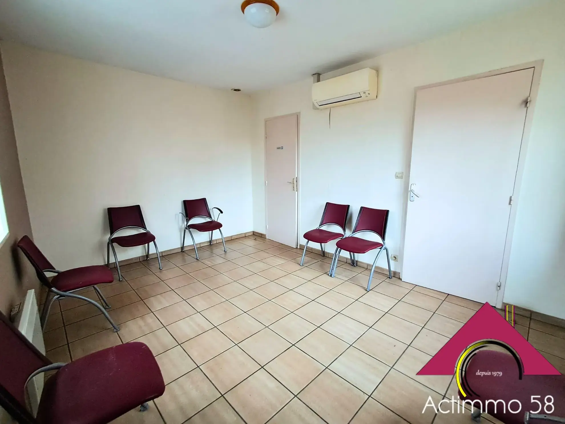 Vente d'une maison avec studio indépendant à Jouet-sur-l'Aubois près de Nevers 