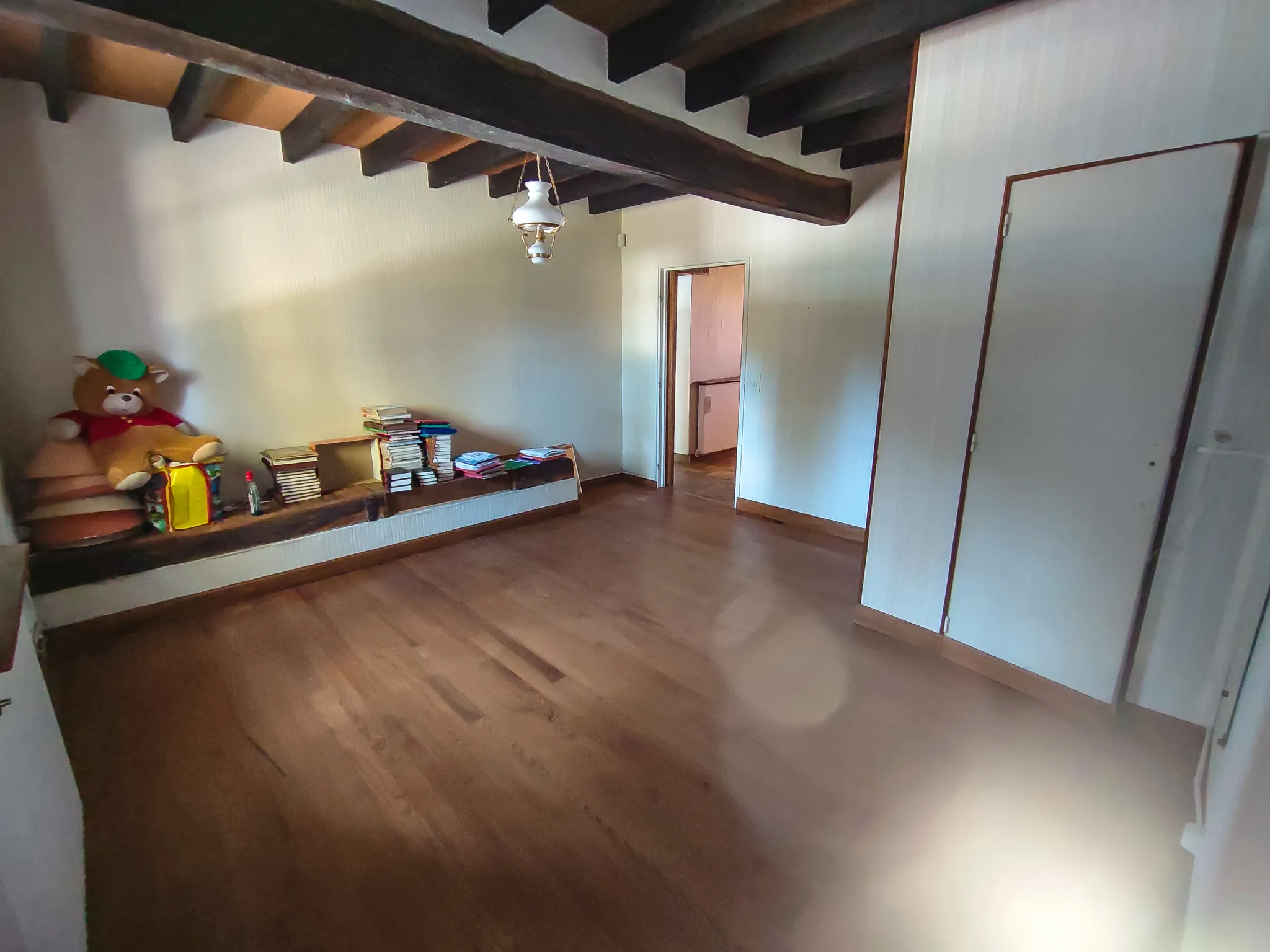 Longère à Pannes de 251 m2 avec piscine, jardin, proche Paris 