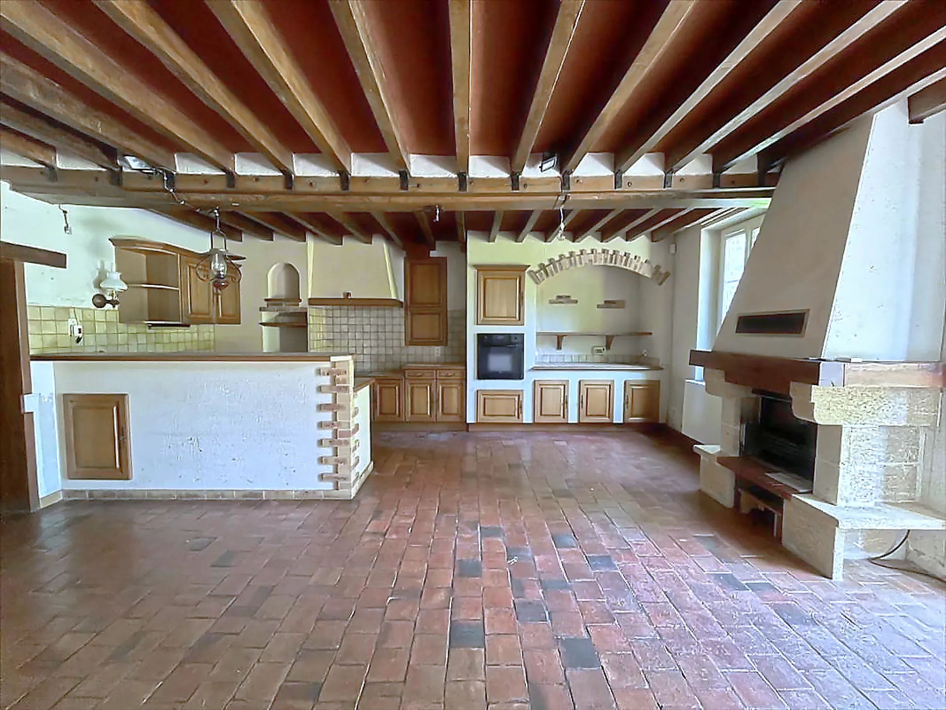 Longère à Pannes de 251 m2 avec piscine, jardin, proche Paris 