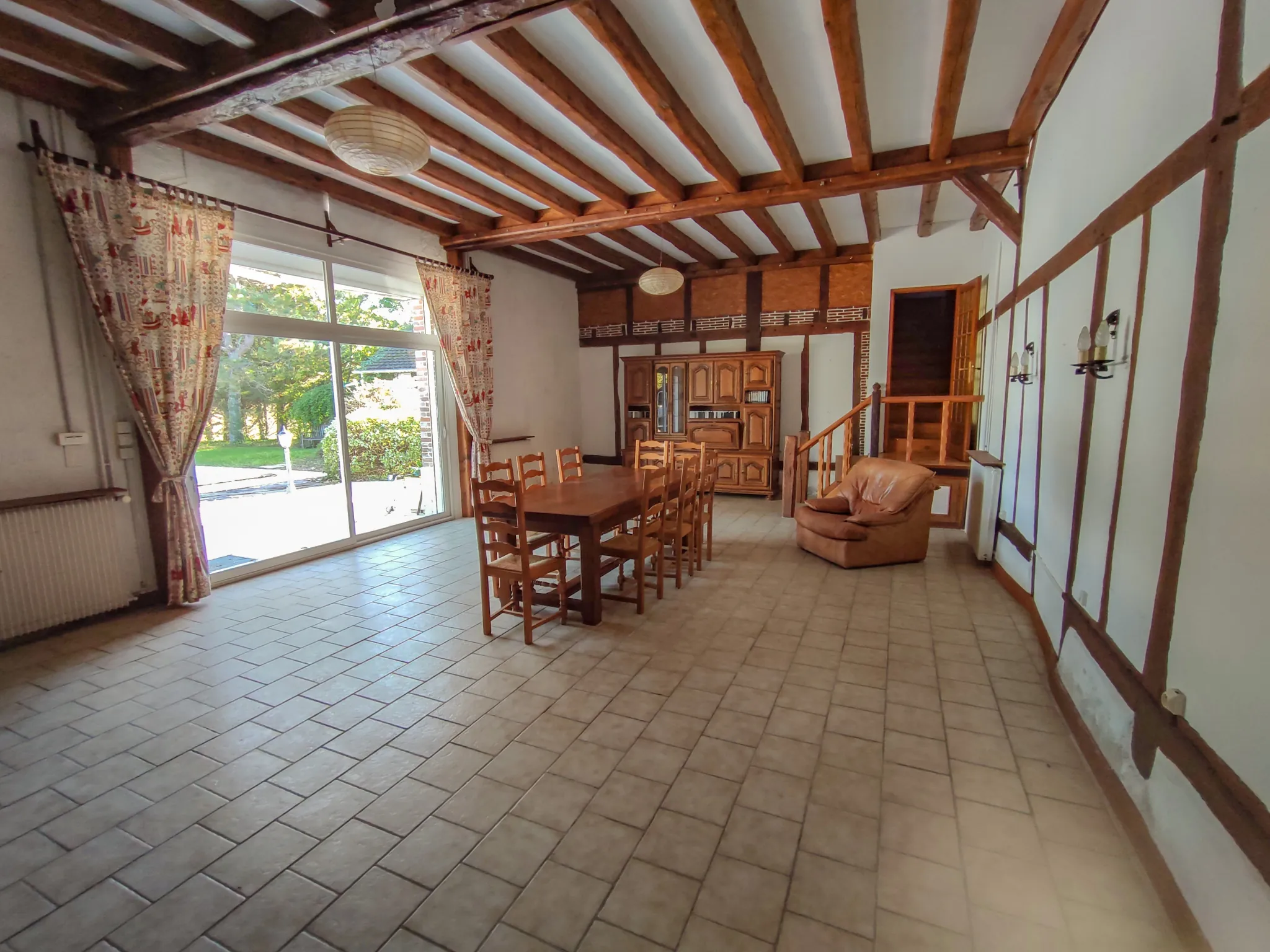 Longère à Pannes de 251 m2 avec piscine, jardin, proche Paris 