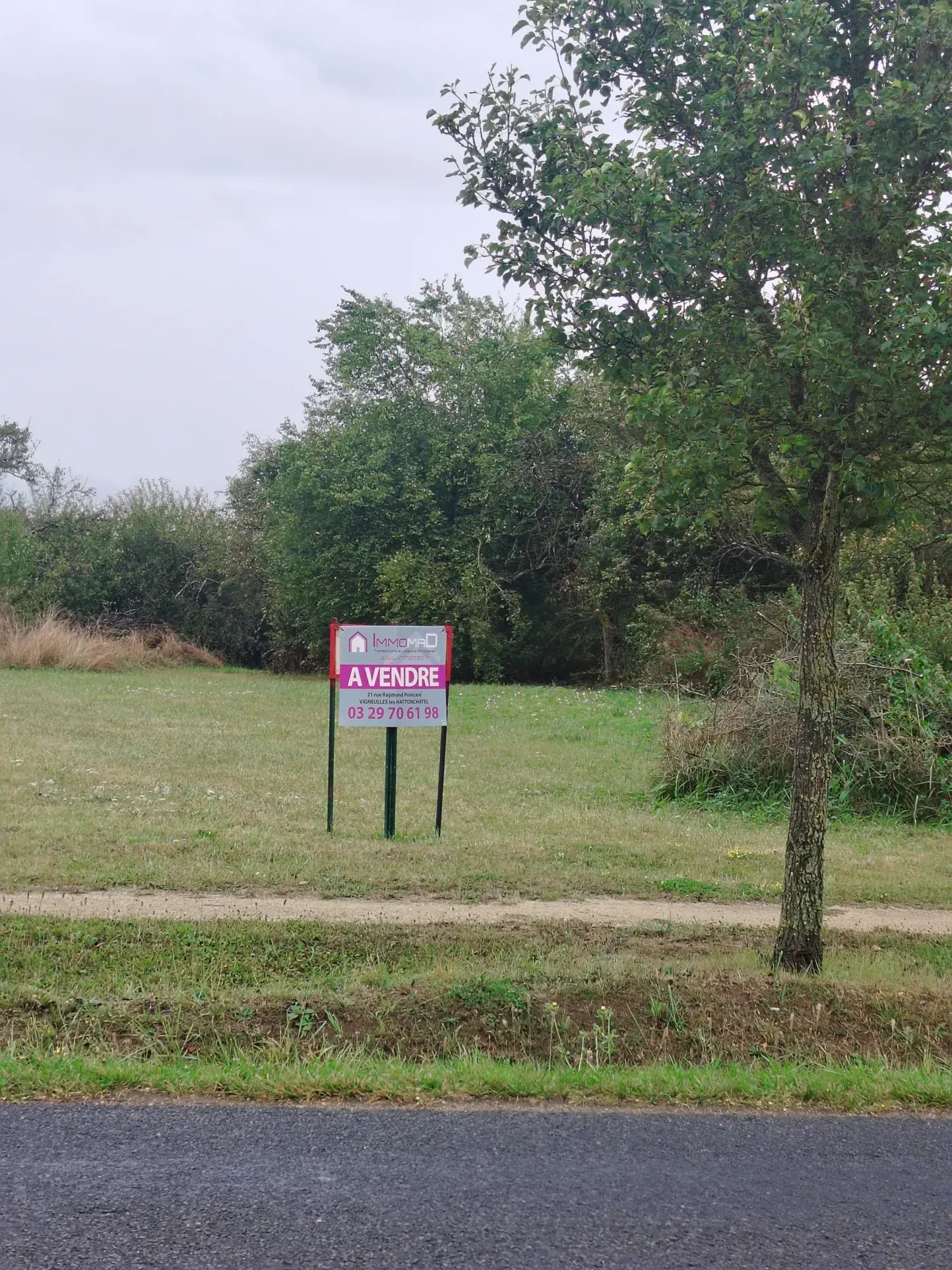 Terrain constructible de 1514 m² à Harville avec plusieurs possibilités de construction 