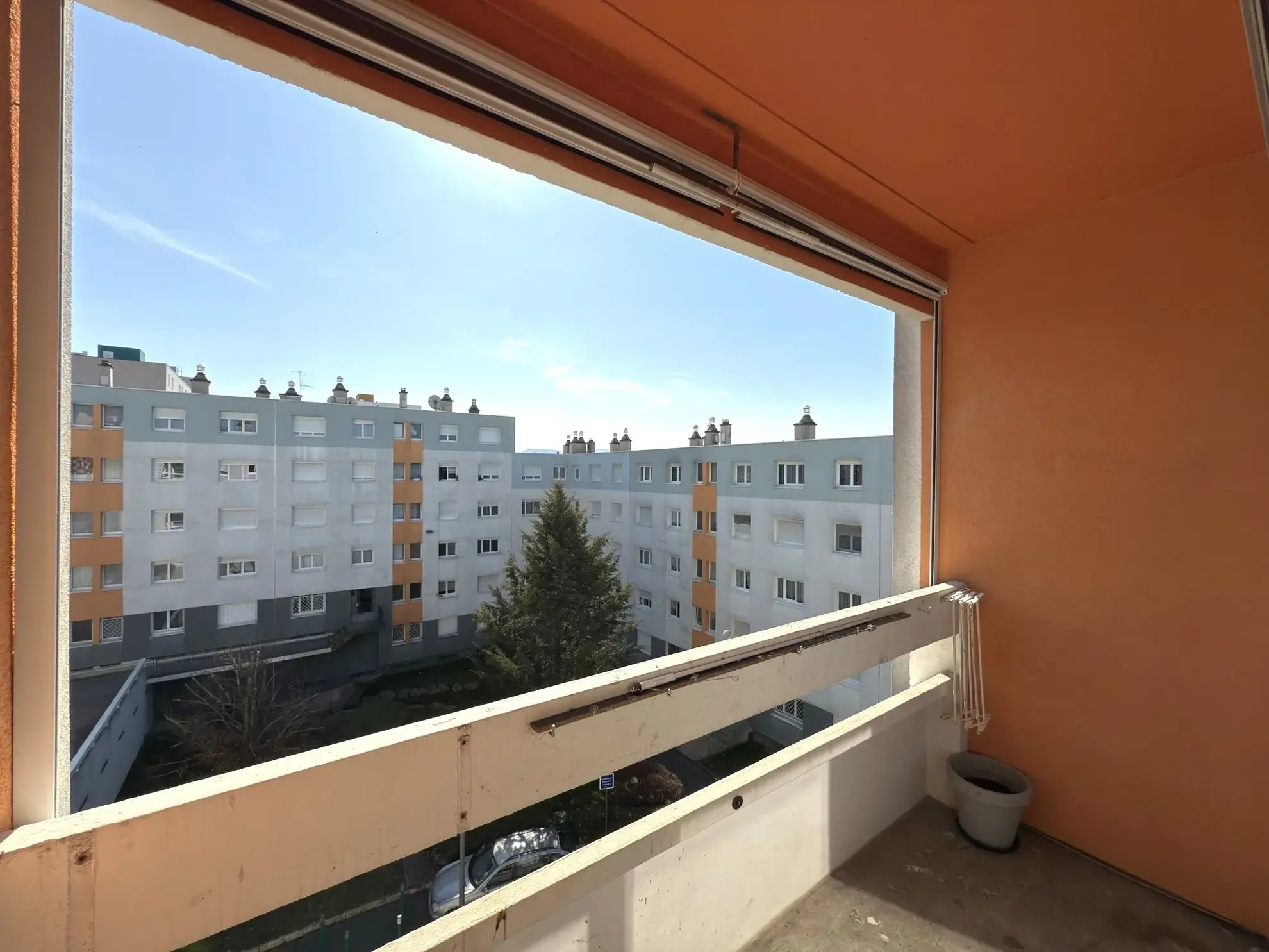 Bel appartement F4 traversant avec balcon et garage à Montreynaud, Saint-Étienne 