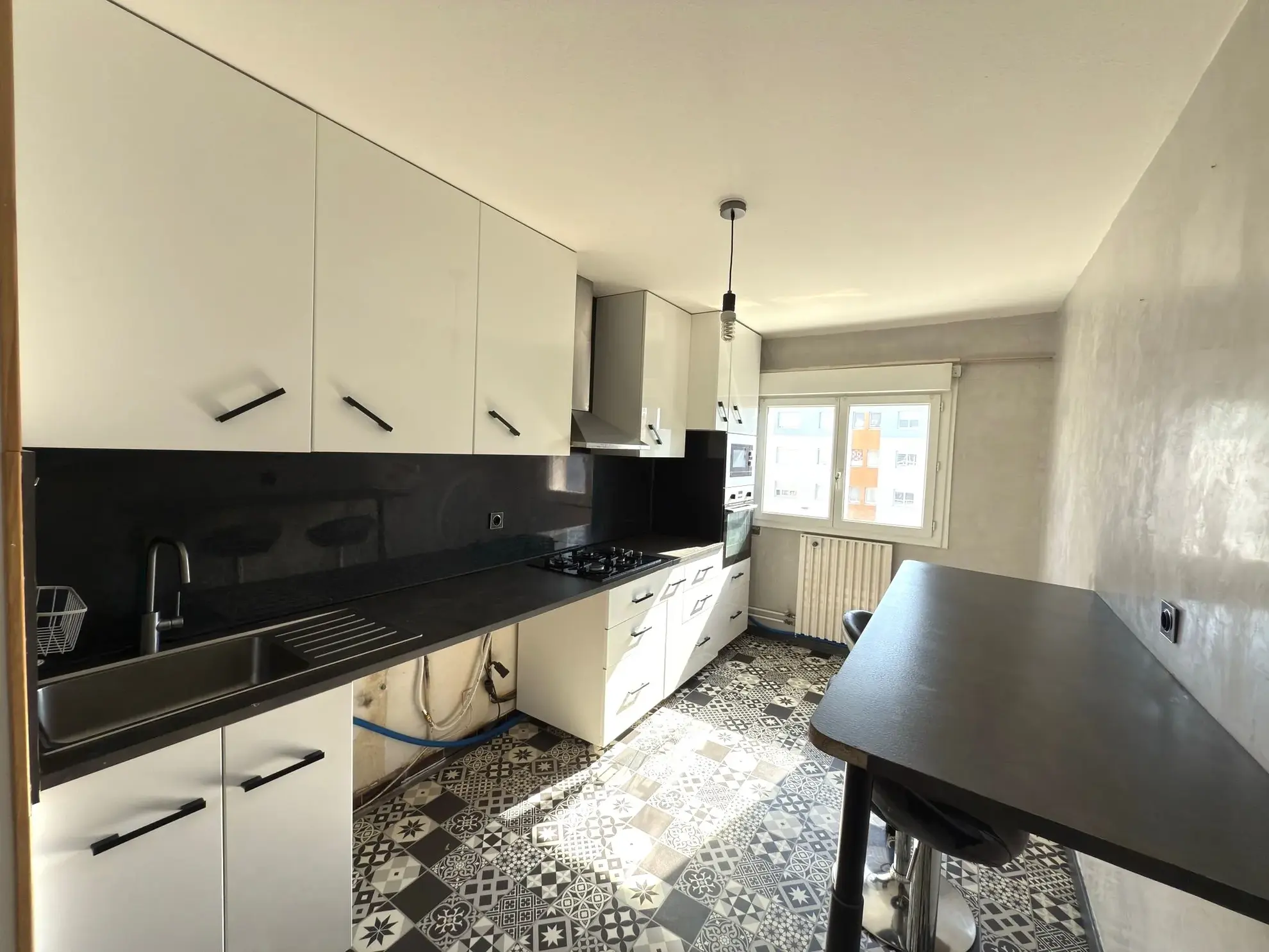 Bel appartement F4 traversant avec balcon et garage à Montreynaud, Saint-Étienne 