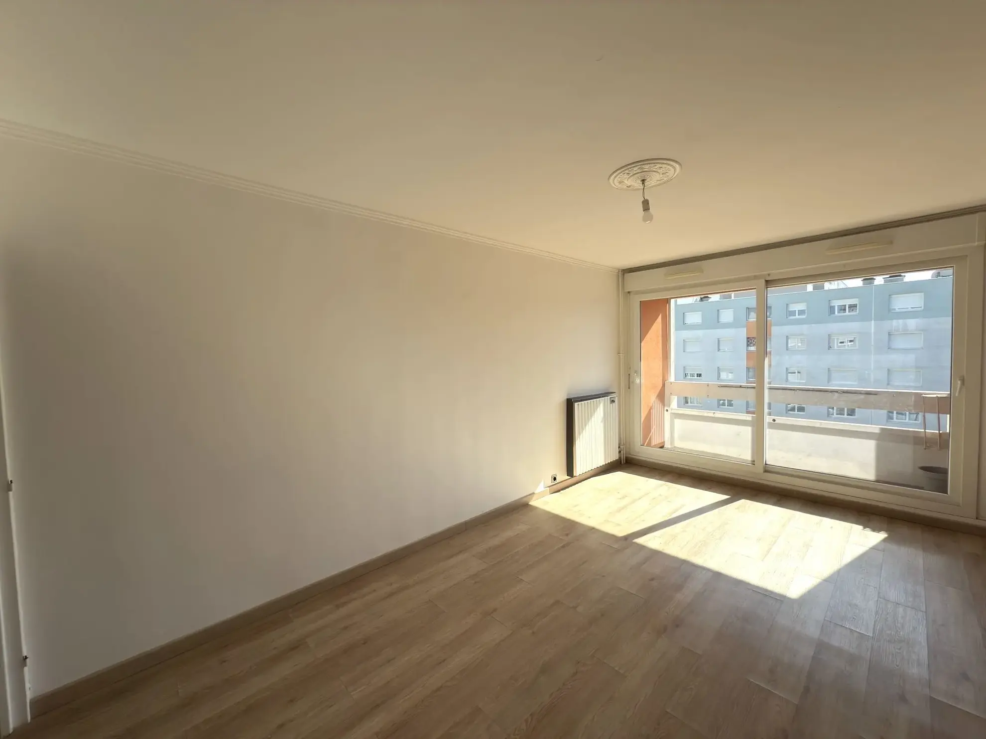 Bel appartement F4 traversant avec balcon et garage à Montreynaud, Saint-Étienne 