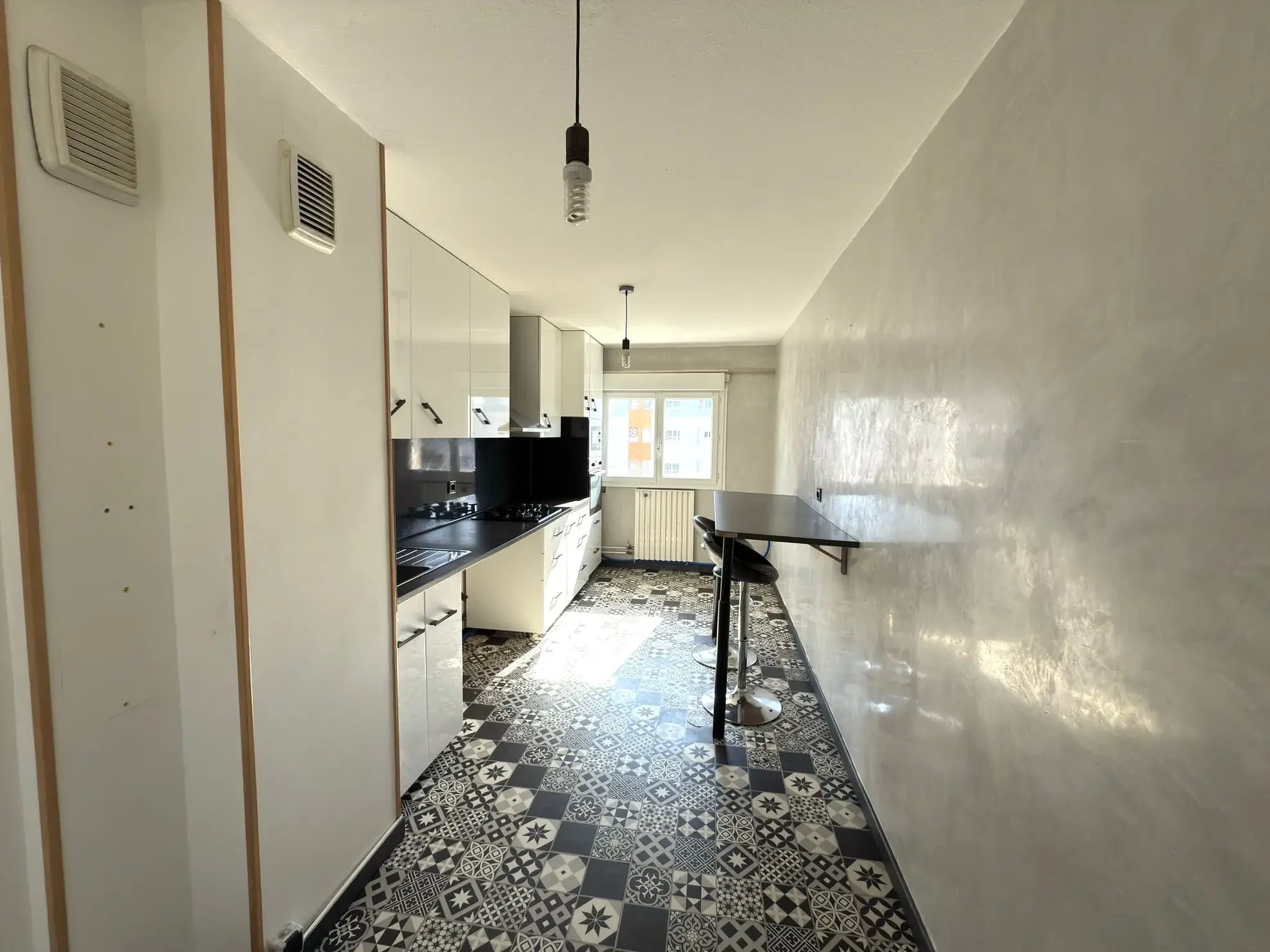 Bel appartement F4 traversant avec balcon et garage à Montreynaud, Saint-Étienne 