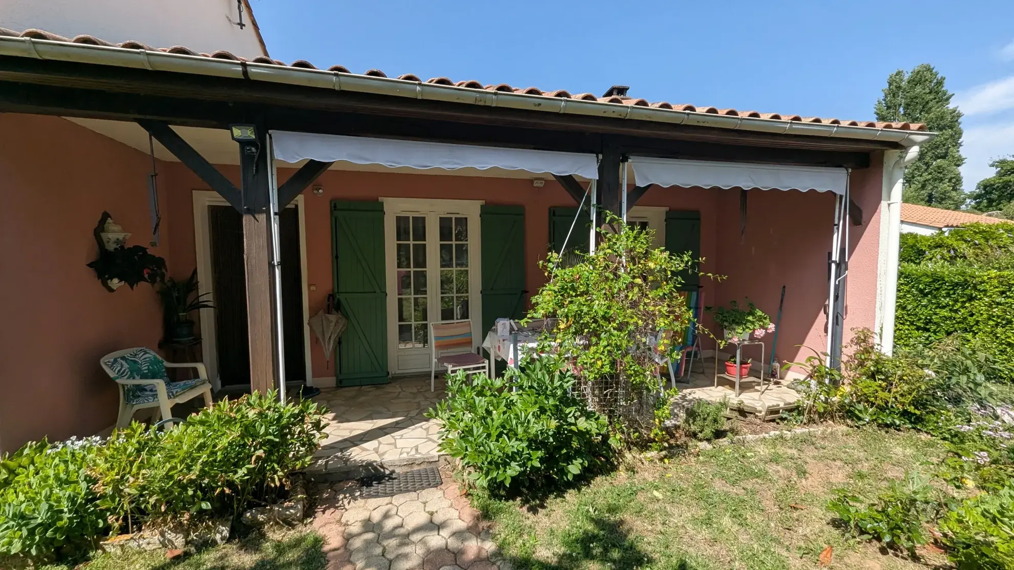 Maison à vendre à Magne avec 4 chambres, jardin clos et garage – Opportunité à saisir 