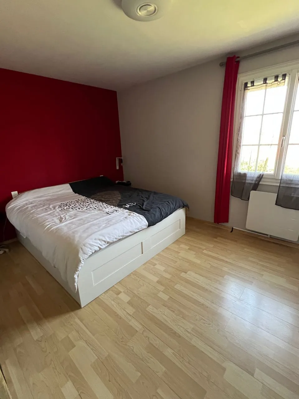 Maison familiale avec jardin à Thiré - 150 m², garage et dépendances 