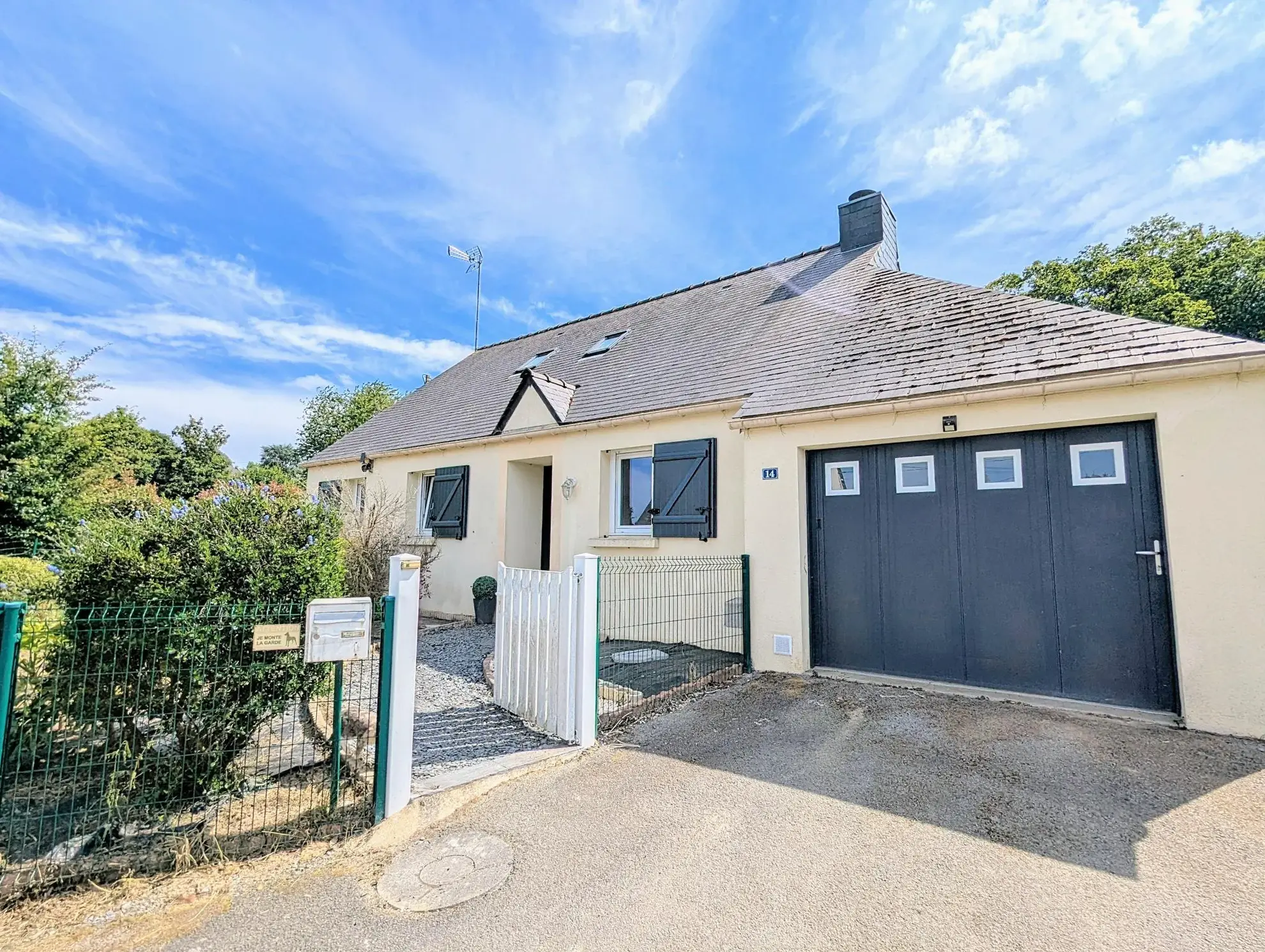 Maison 4 chambres à vendre à Beignon, Brocéliande, 95 m², jardin, proximité commodités 