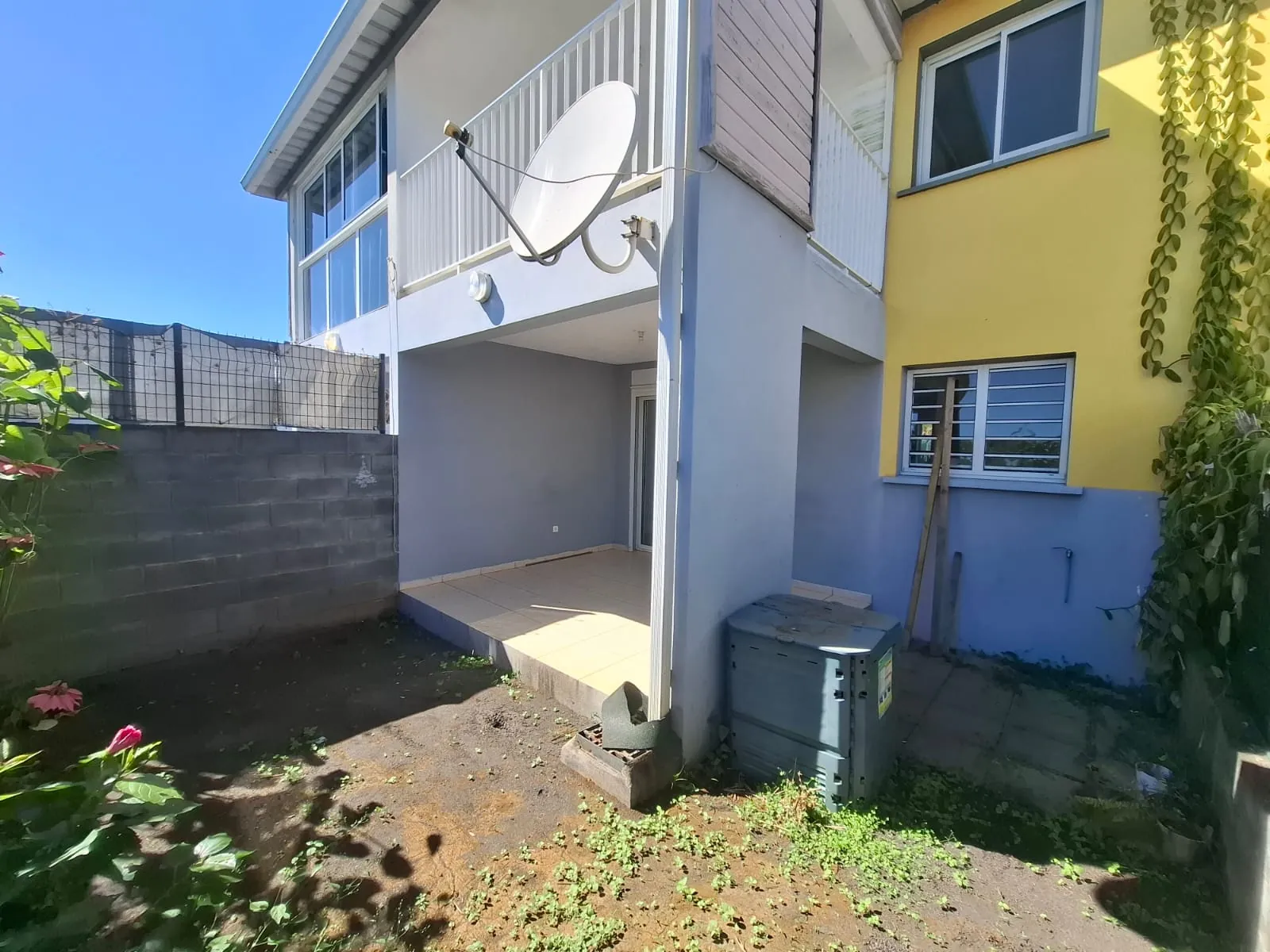 Maison mitoyenne à vendre à La Possession avec vue mer – 3 chambres et terrasse