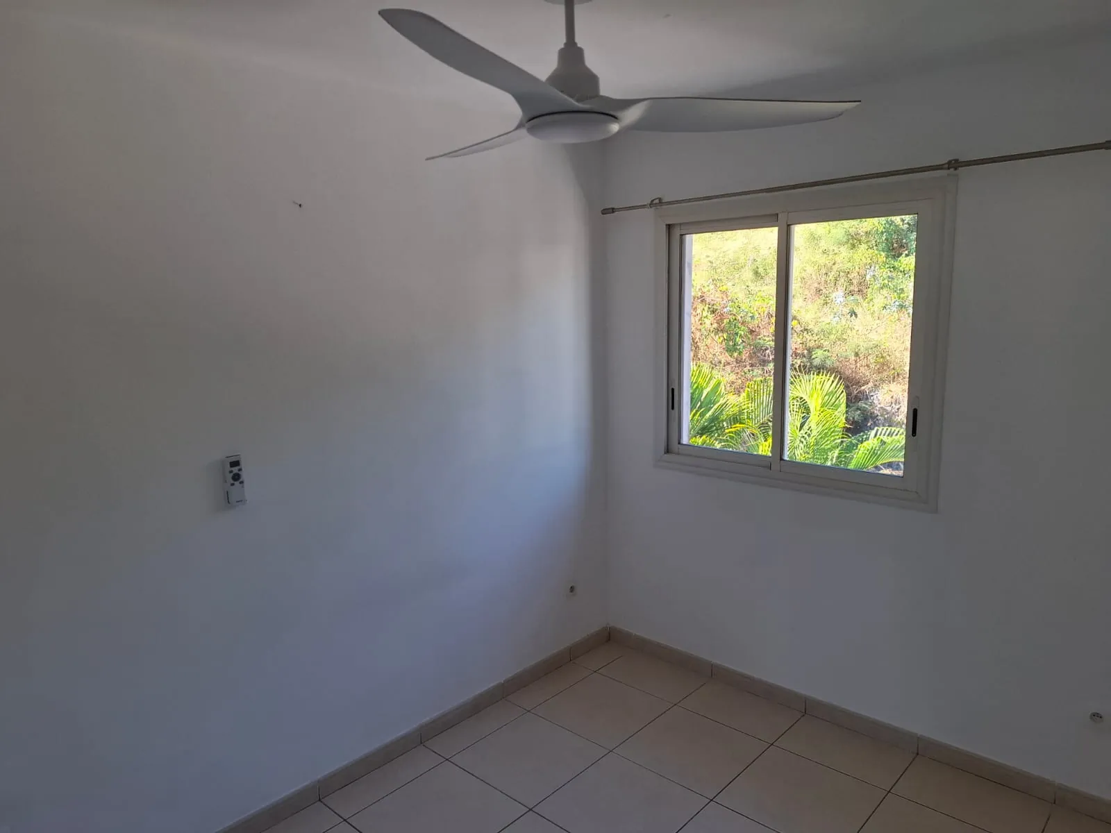 Maison mitoyenne à vendre à La Possession avec vue mer – 3 chambres et terrasse 