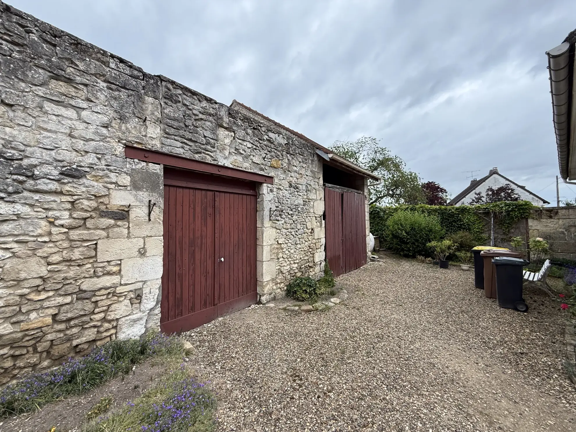 Maison à vendre à 60290 avec dépendance et grand terrain 