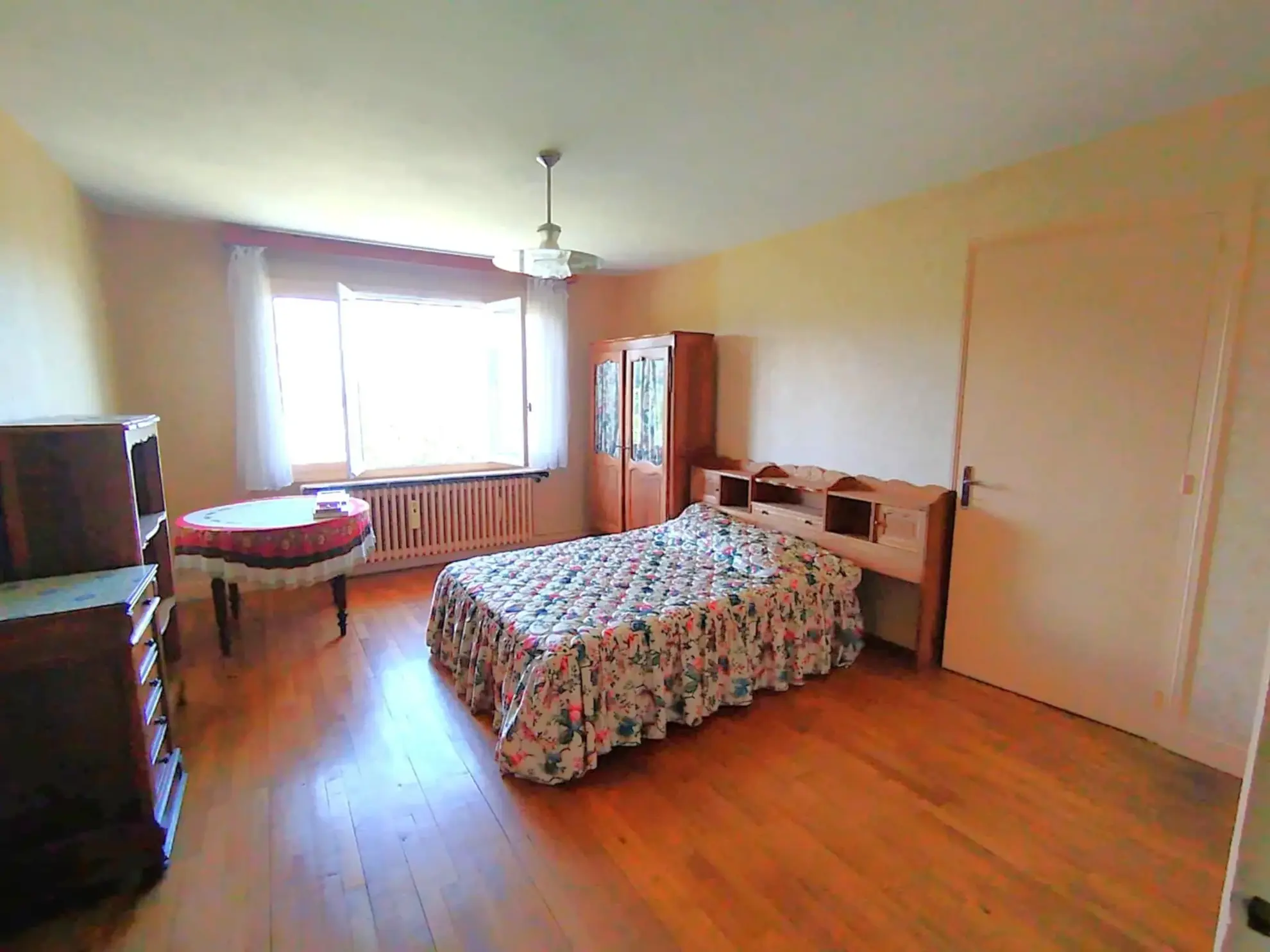 Maison familiale à Cusset avec jardin de 1335 m² à vendre proche Vichy 