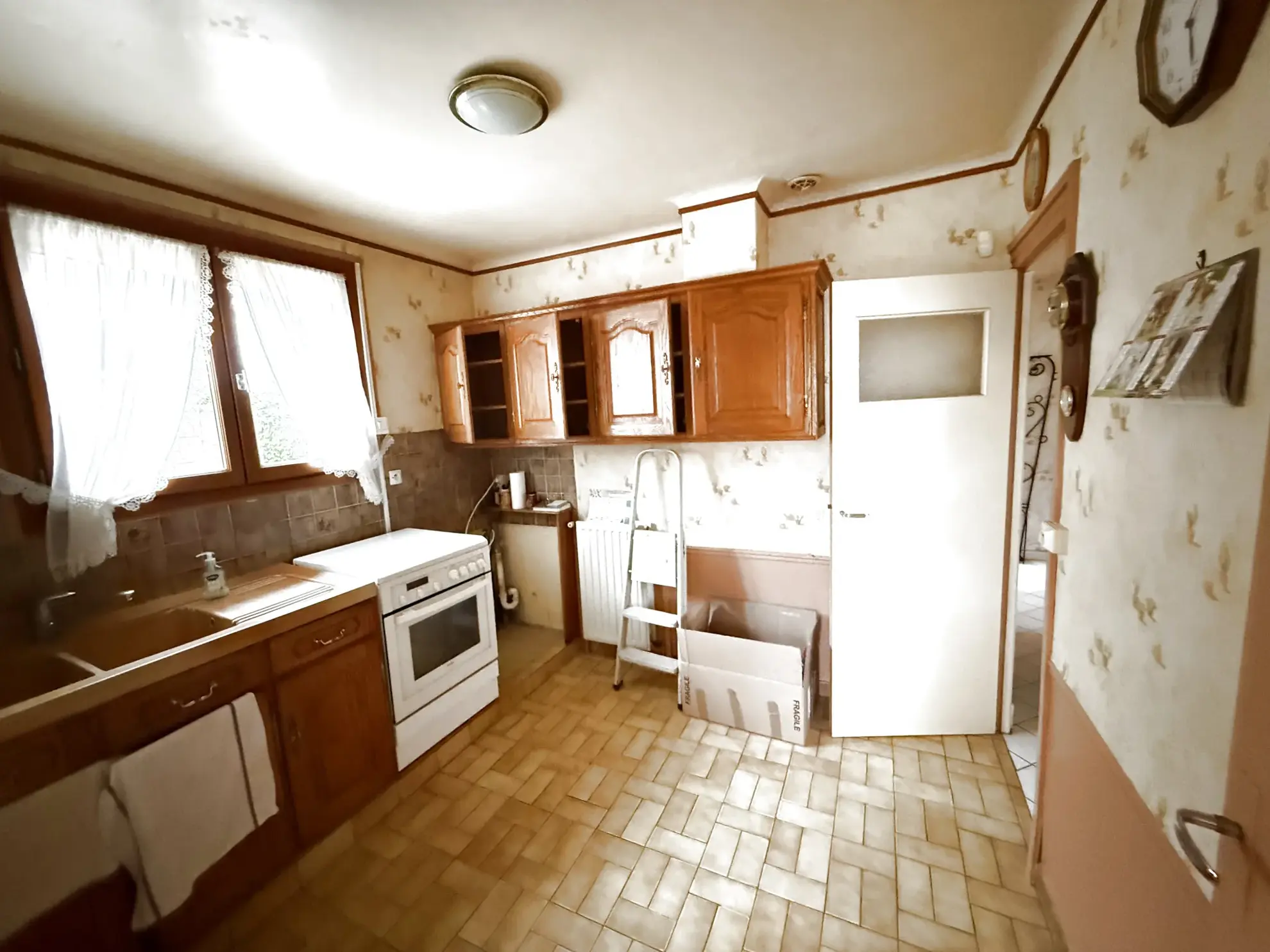 Maison à vendre à 60290 avec dépendance et grand terrain 