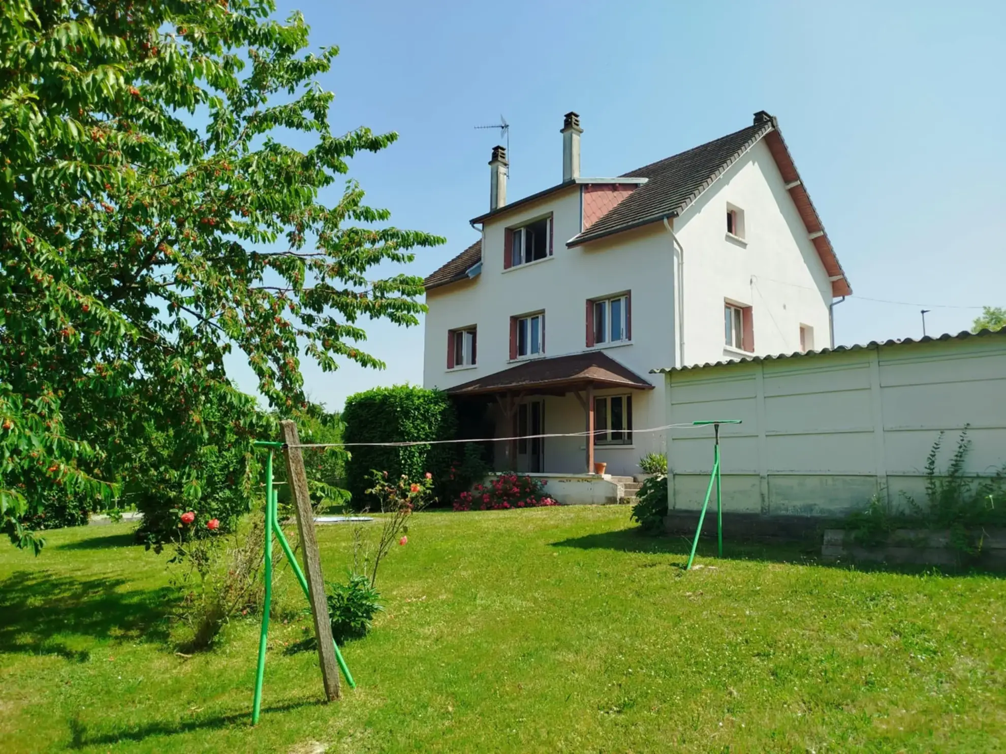 Maison familiale à Cusset avec jardin de 1335 m² à vendre proche Vichy 