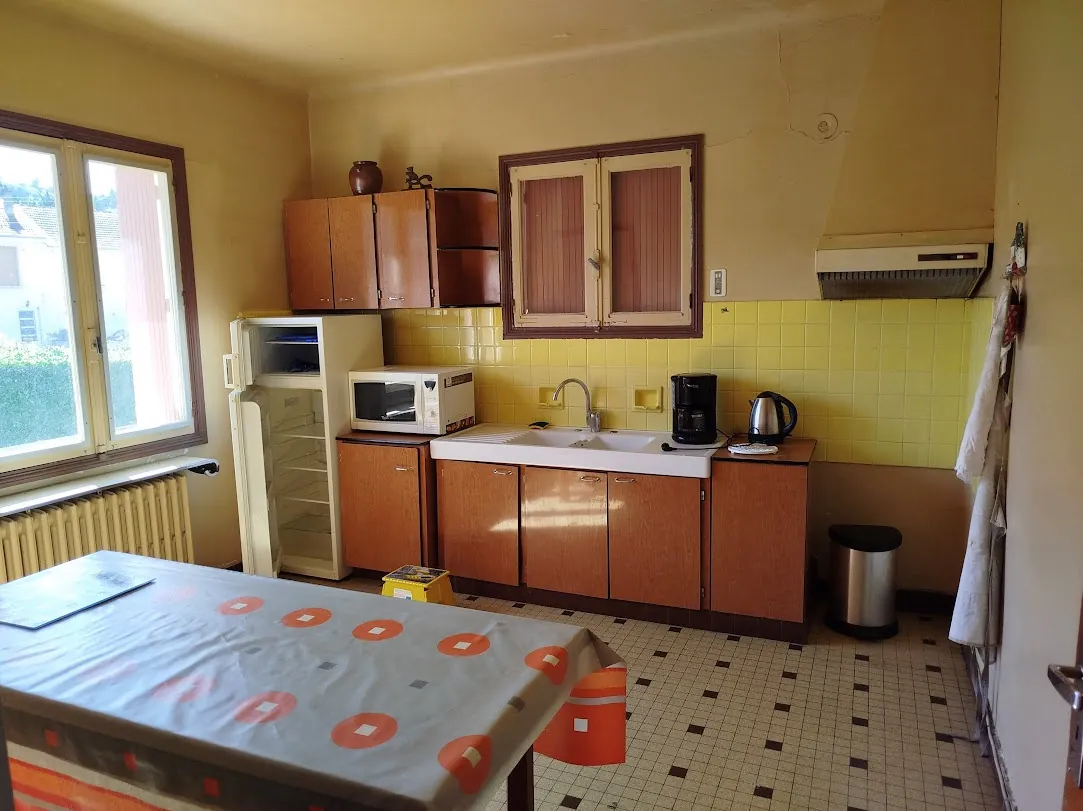 Maison familiale à Cusset avec jardin de 1335 m² à vendre proche Vichy 