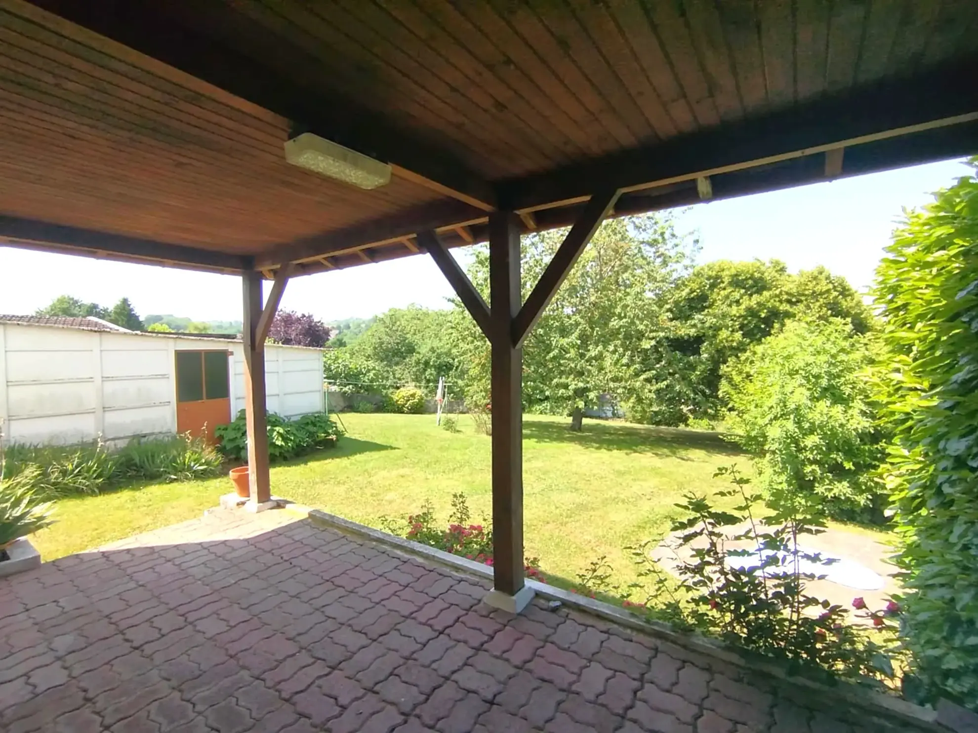 Maison familiale à Cusset avec jardin de 1335 m² à vendre proche Vichy 