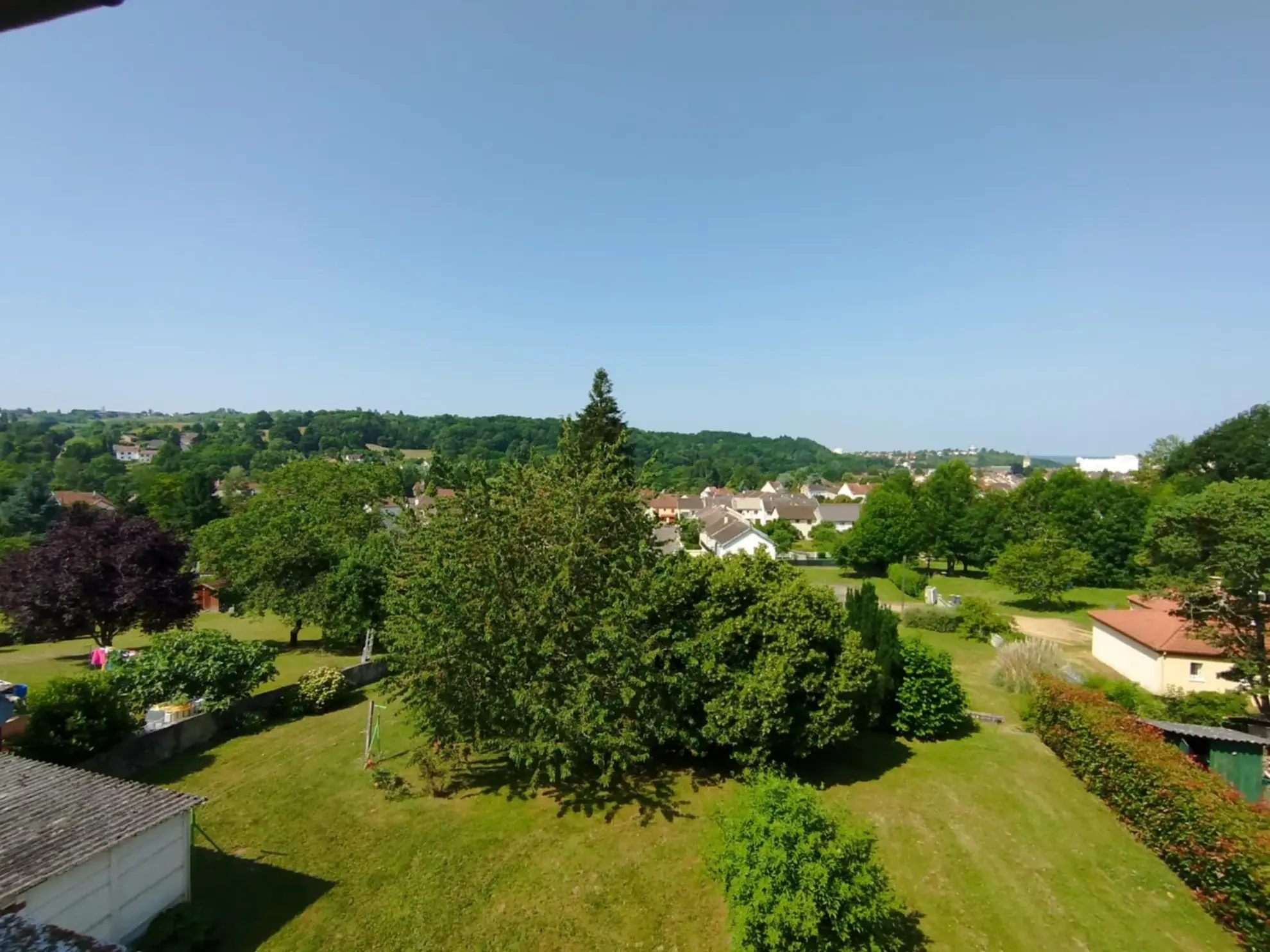 Maison familiale à Cusset avec jardin de 1335 m² à vendre proche Vichy 