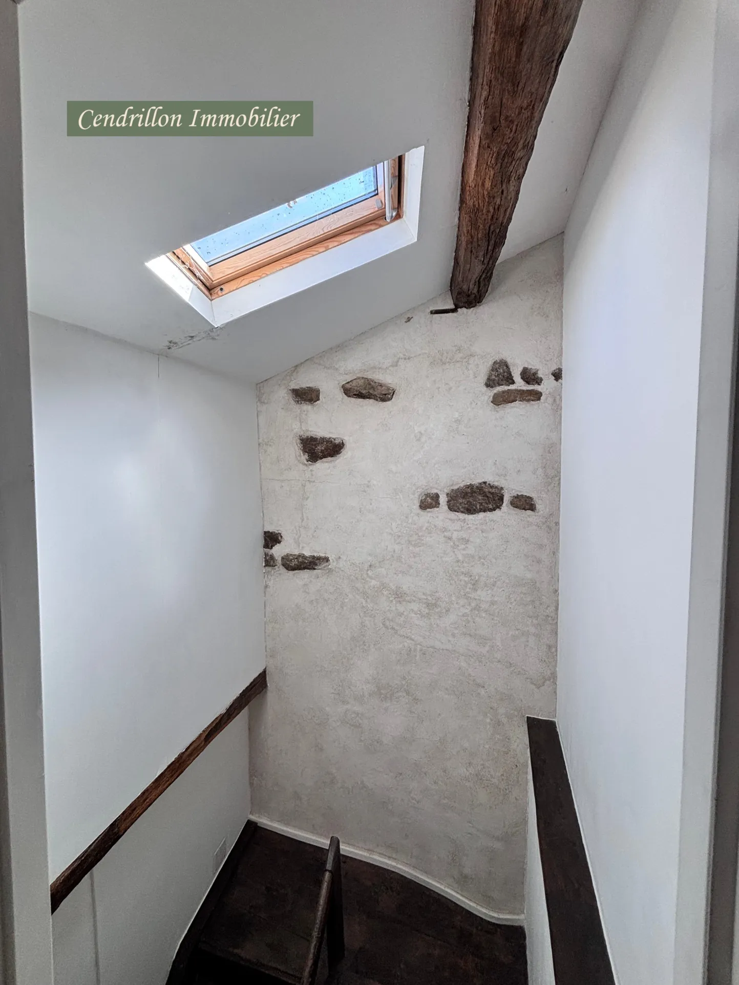 Maison de ville rénovée avec jardin et dépendance à Bourganeuf 