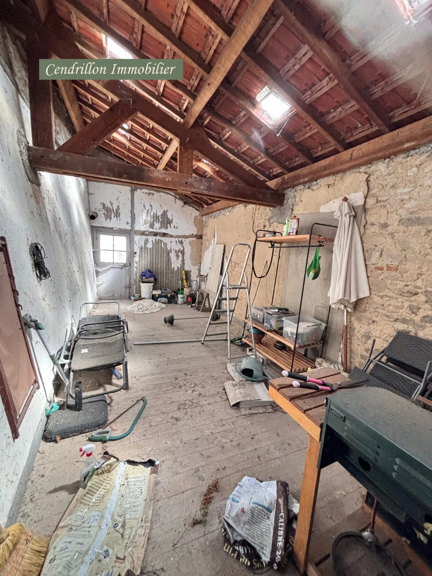 Maison de ville rénovée avec jardin et dépendance à Bourganeuf 