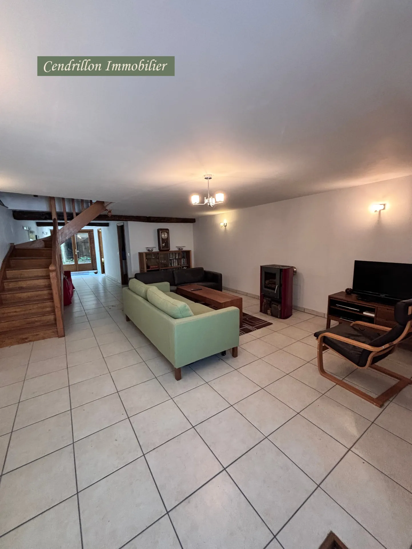 Maison de ville rénovée avec jardin et dépendance à Bourganeuf 