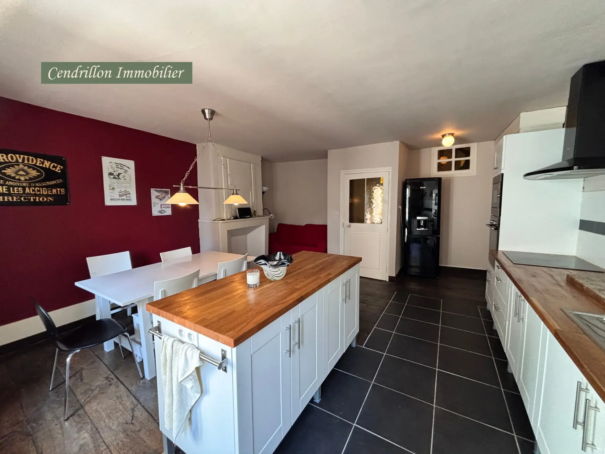 Maison de ville rénovée avec jardin et dépendance à Bourganeuf 