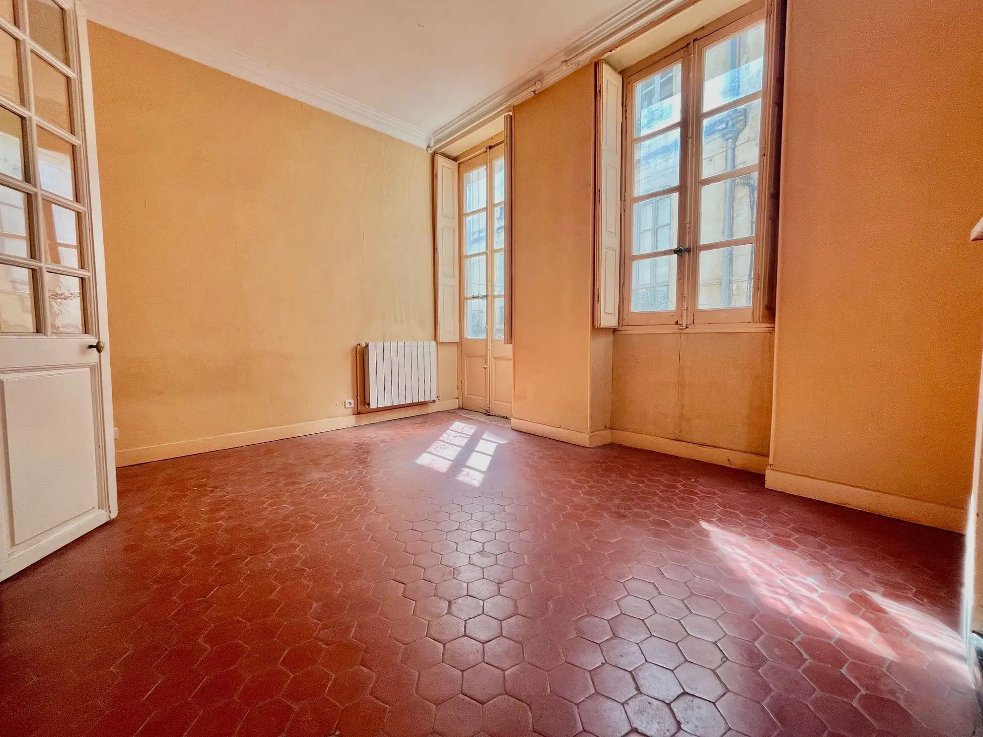 Appartement T2/T3 à vendre au cœur de Nîmes, 68 m² avec balcon et cave 