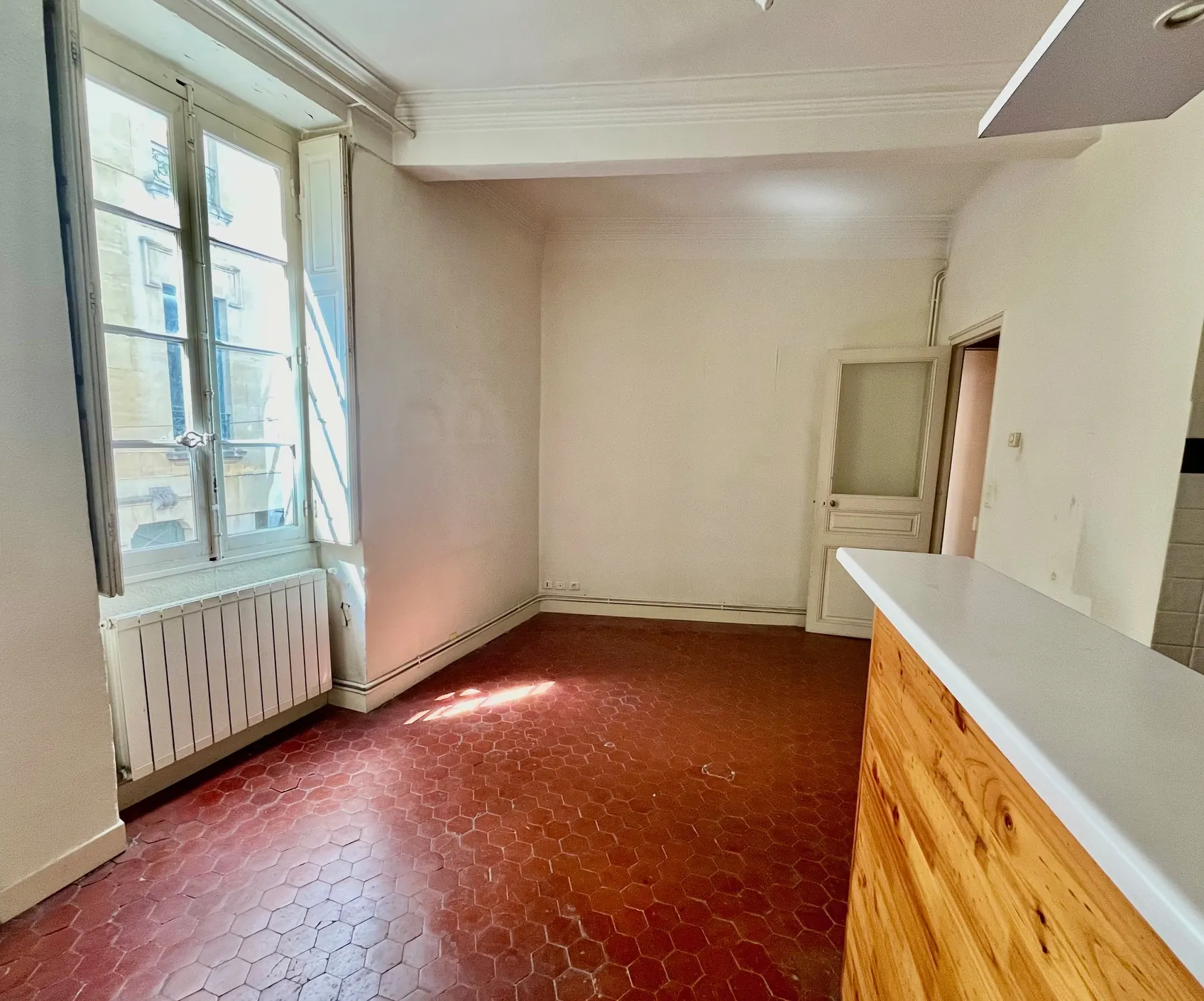 Appartement T2/T3 à vendre au cœur de Nîmes, 68 m² avec balcon et cave 