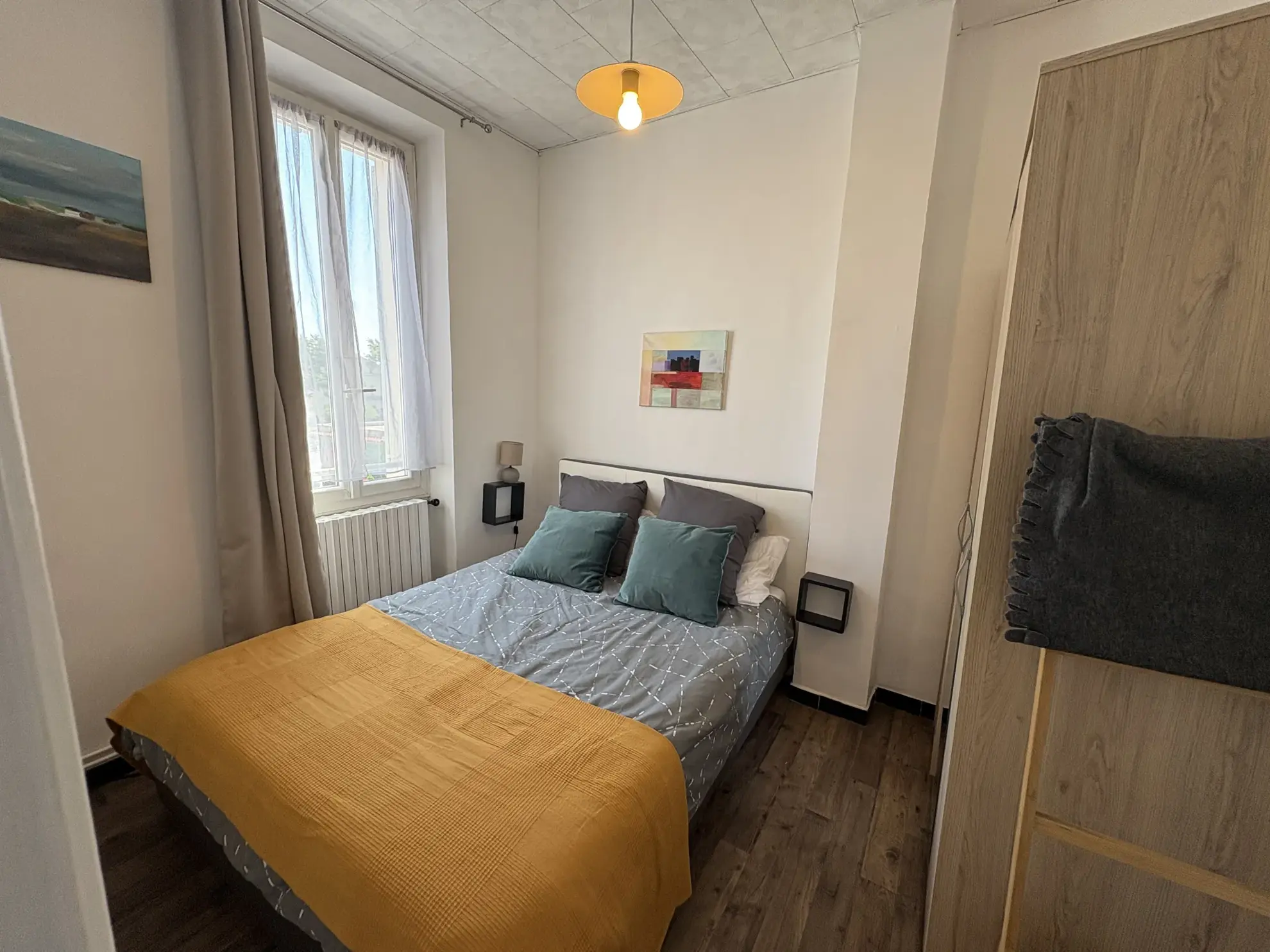 Bel appartement avec deux chambres à La Seyne-sur-Mer, proche du port et des commerces 