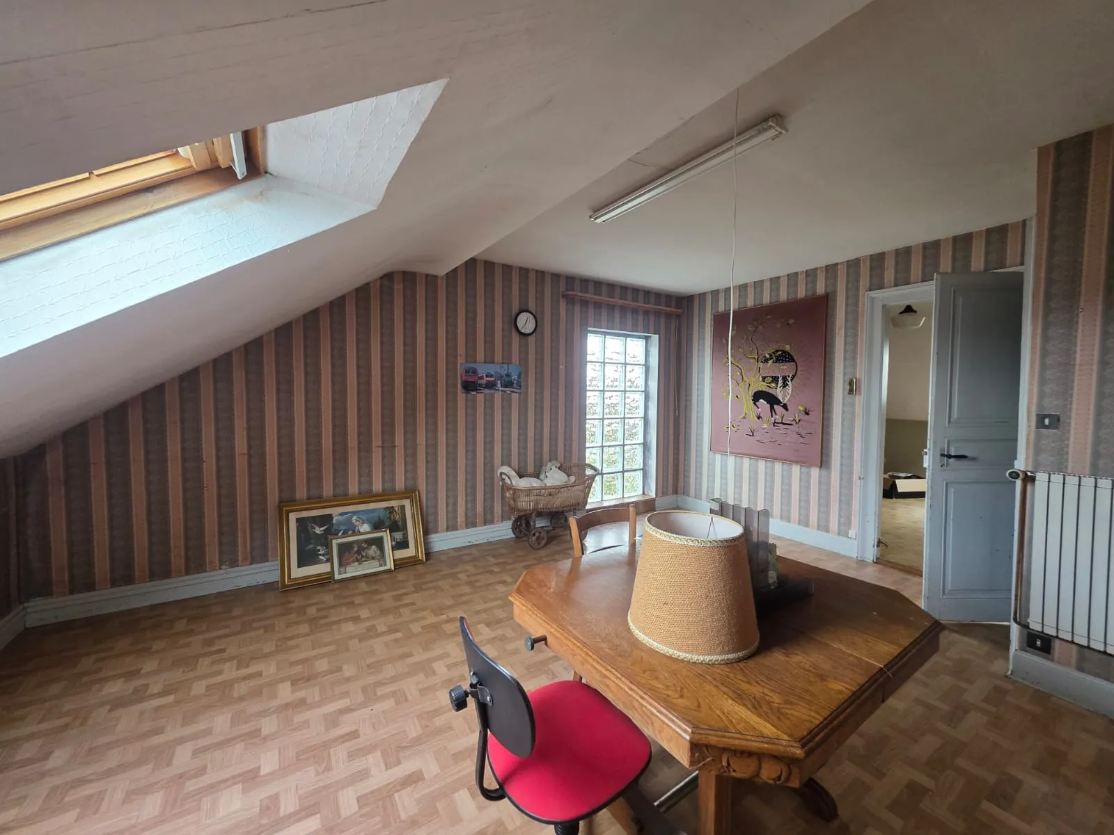 Maison spacieuse à Montreux-Vieux avec potentiel de transformation en plusieurs logements 