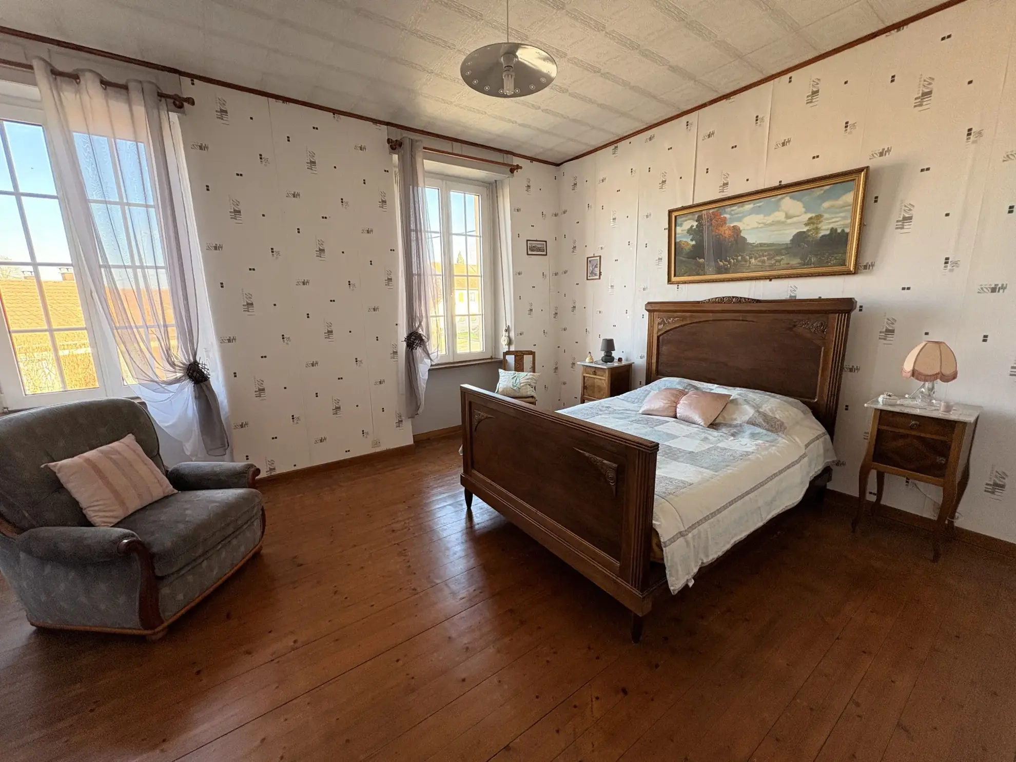 Maison spacieuse à Montreux-Vieux avec potentiel de transformation en plusieurs logements 