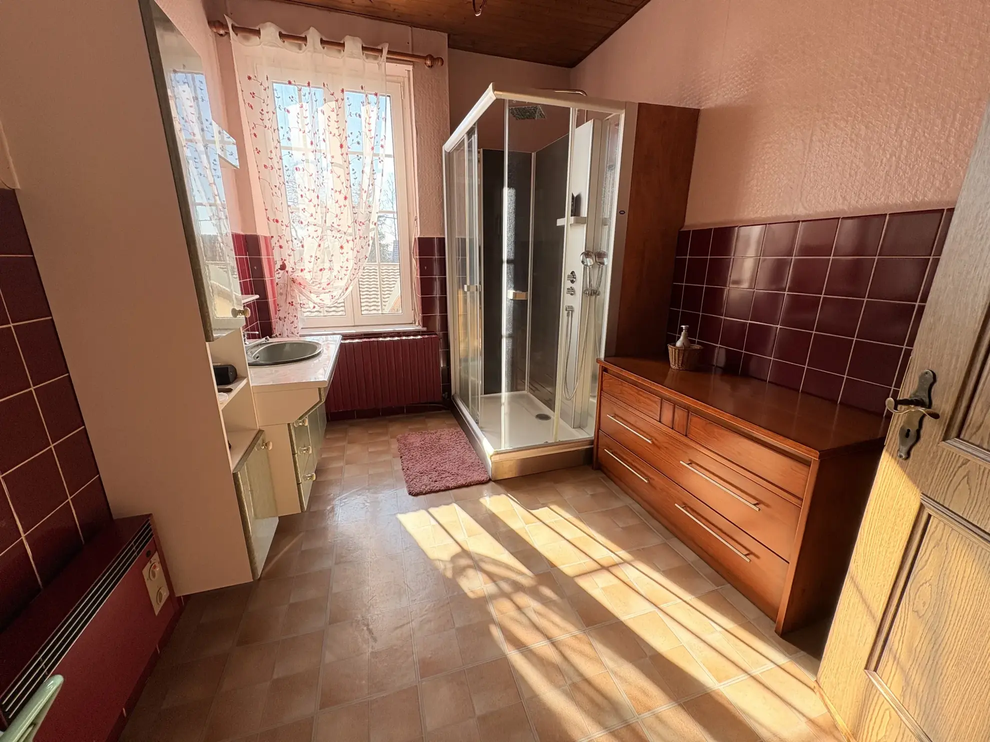 Maison spacieuse à Montreux-Vieux avec potentiel de transformation en plusieurs logements 