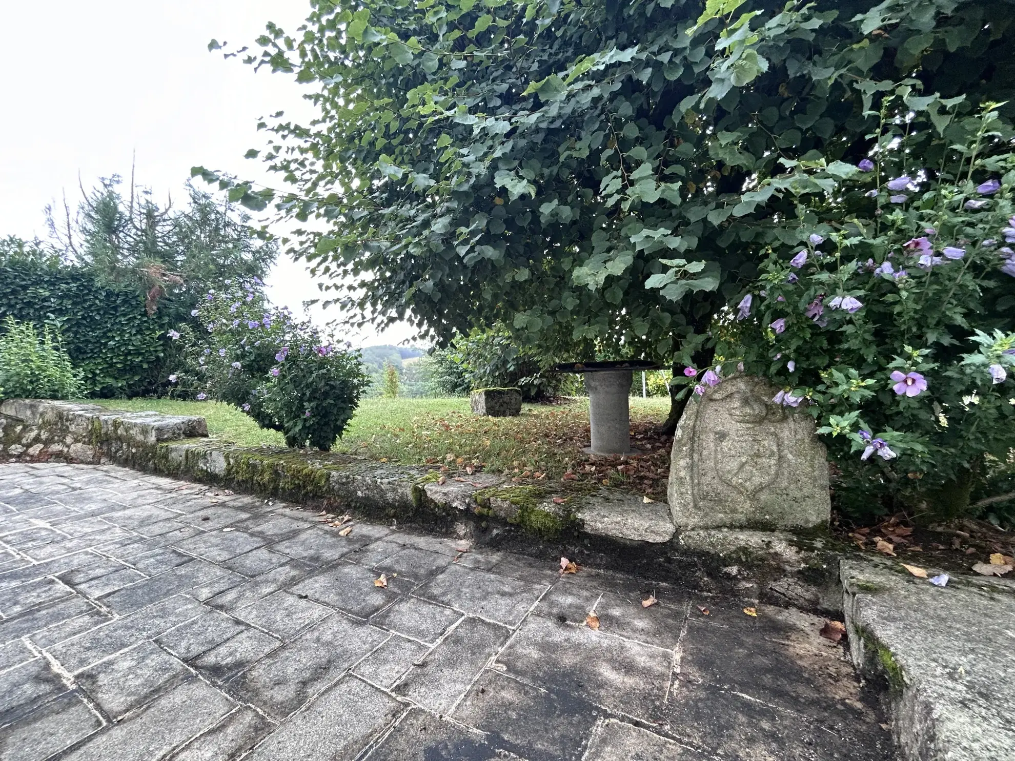 Maison de caractère avec jardin et grange à Goulles - Centre-ville 