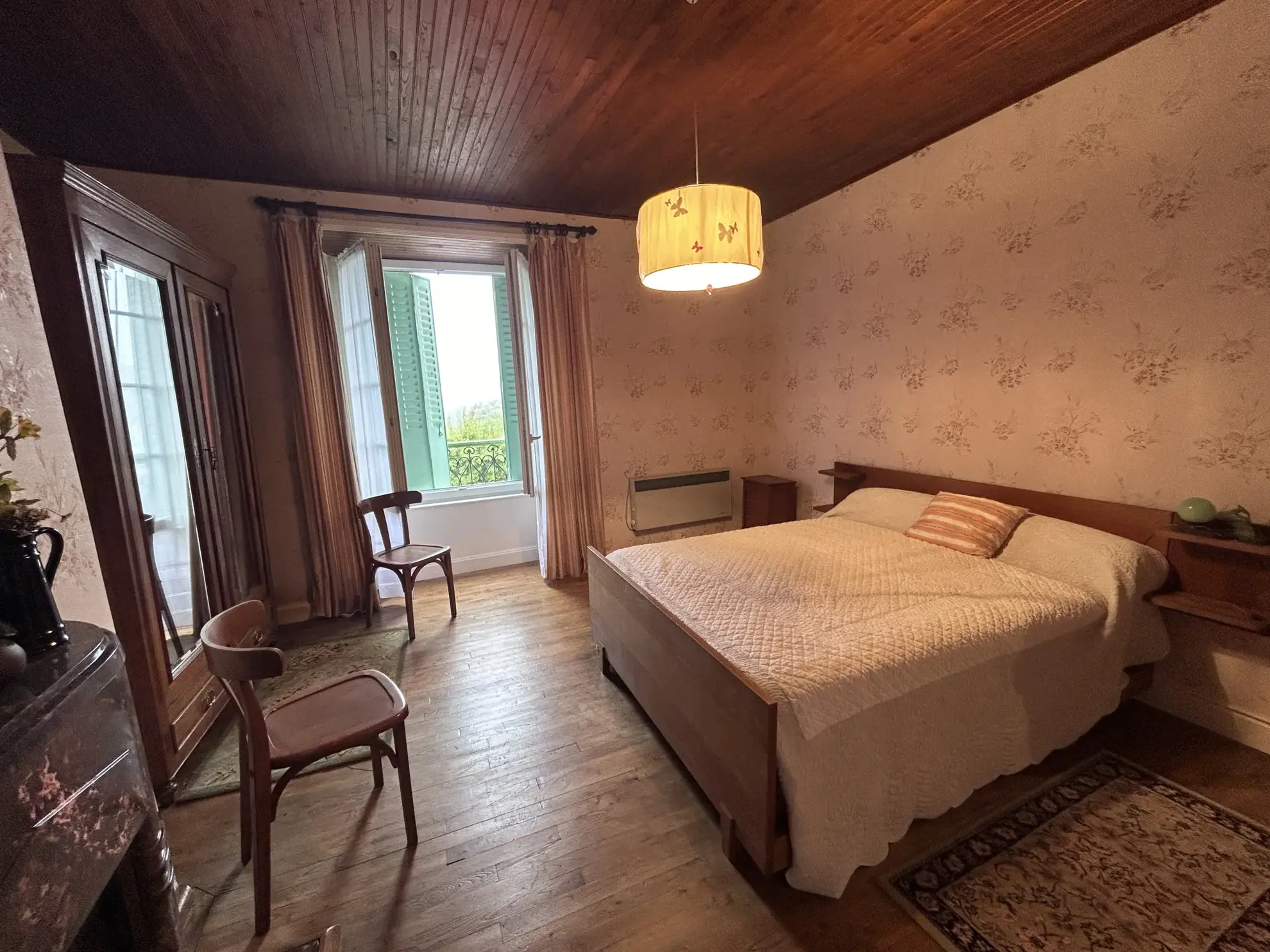 Maison de caractère avec jardin et grange à Goulles - Centre-ville 