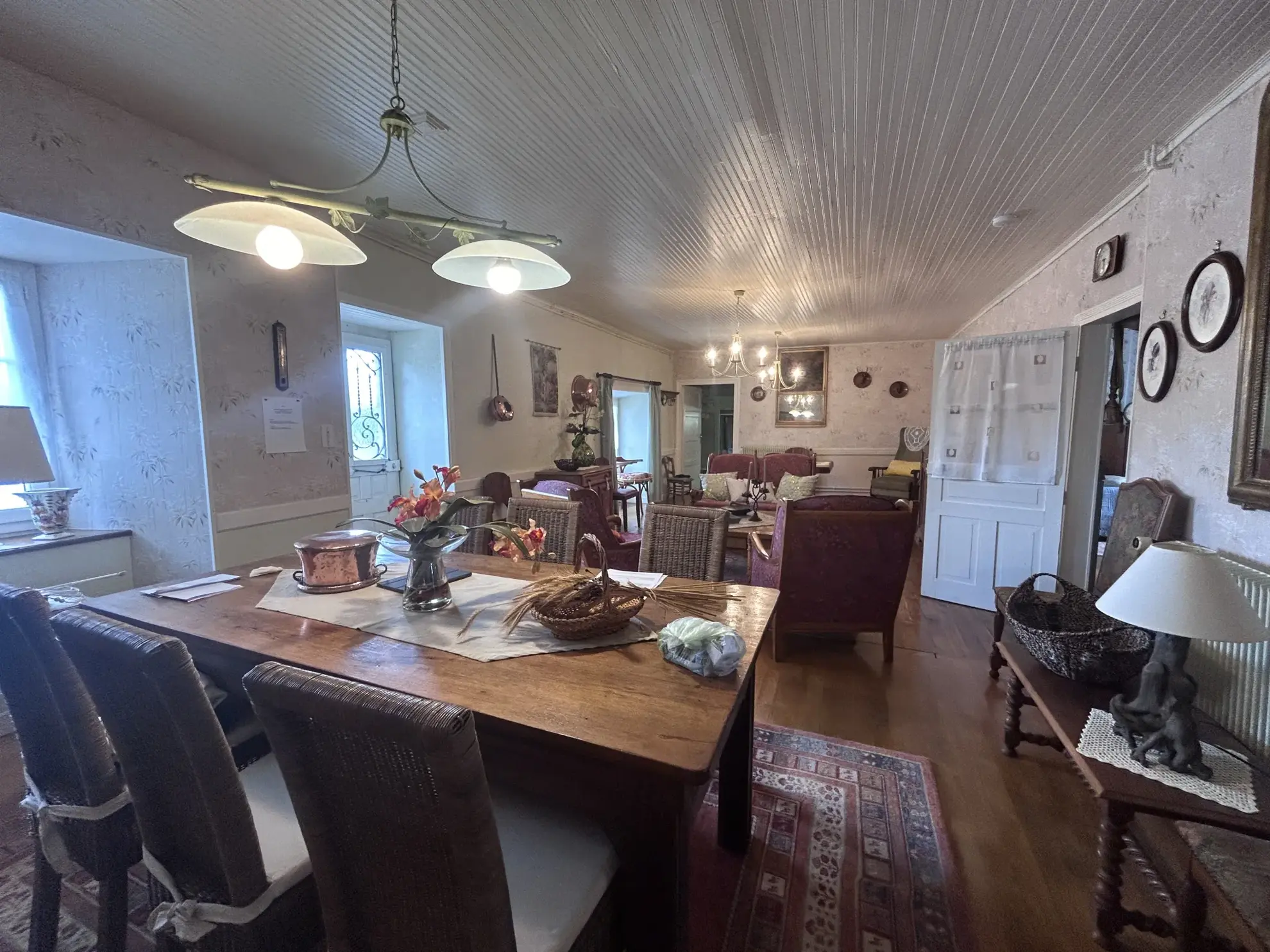 Maison de caractère avec jardin et grange à Goulles - Centre-ville 