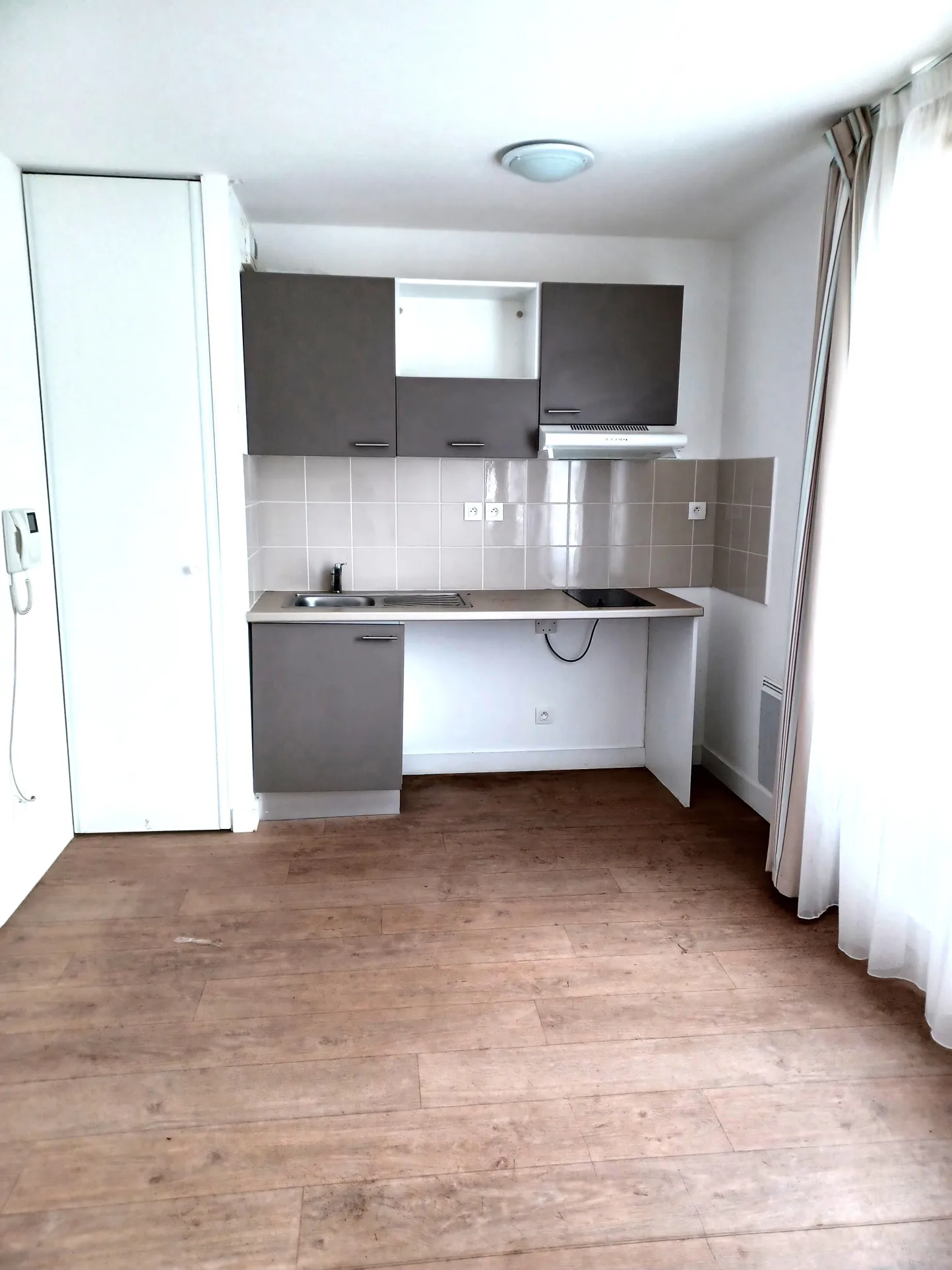 Studio lumineux avec piscine et salle de sport au Guilvinec 